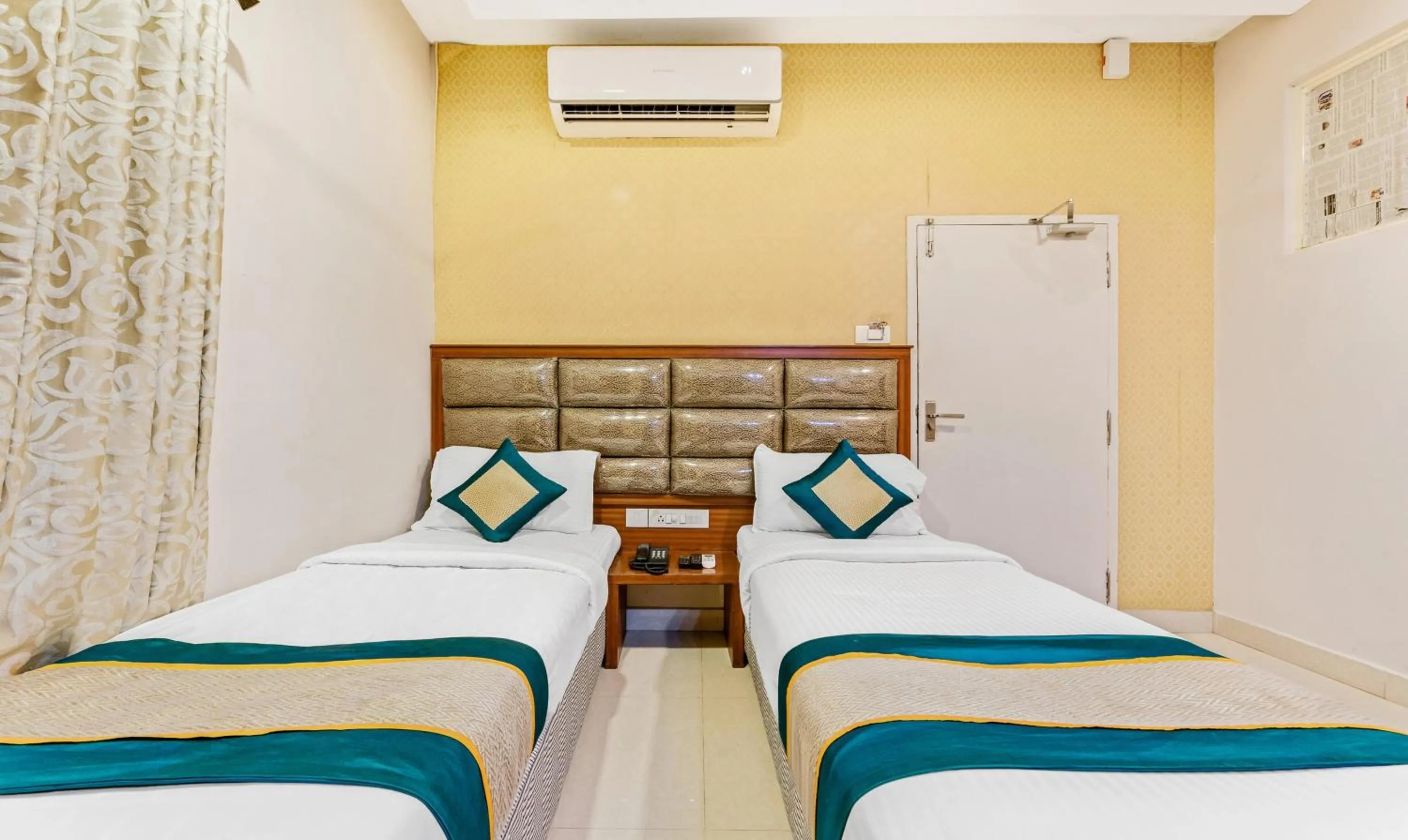 Bedroom, Bed in Pine Tree Boutique Hotel