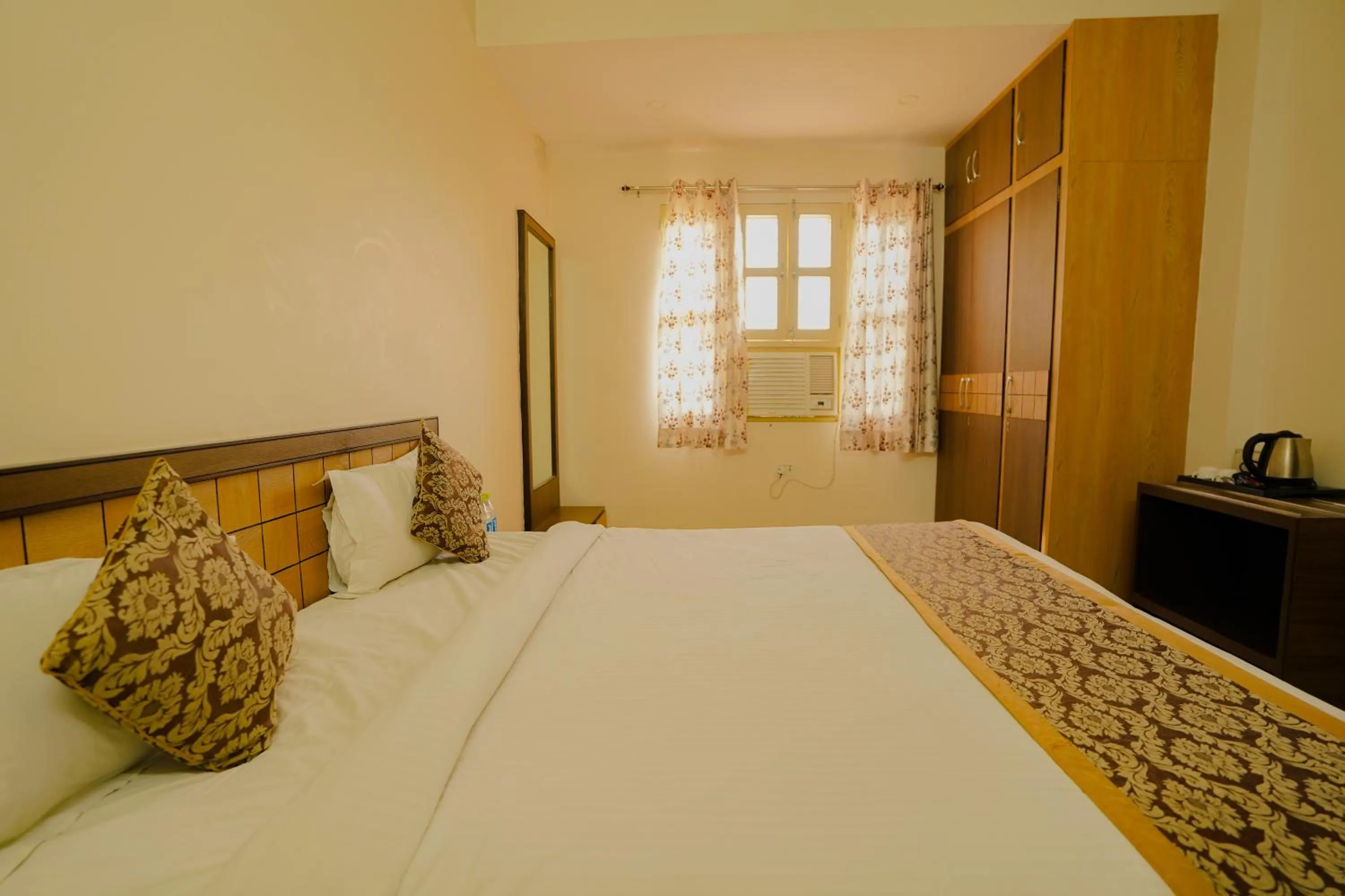 Bed in Hotel Cheelgadi