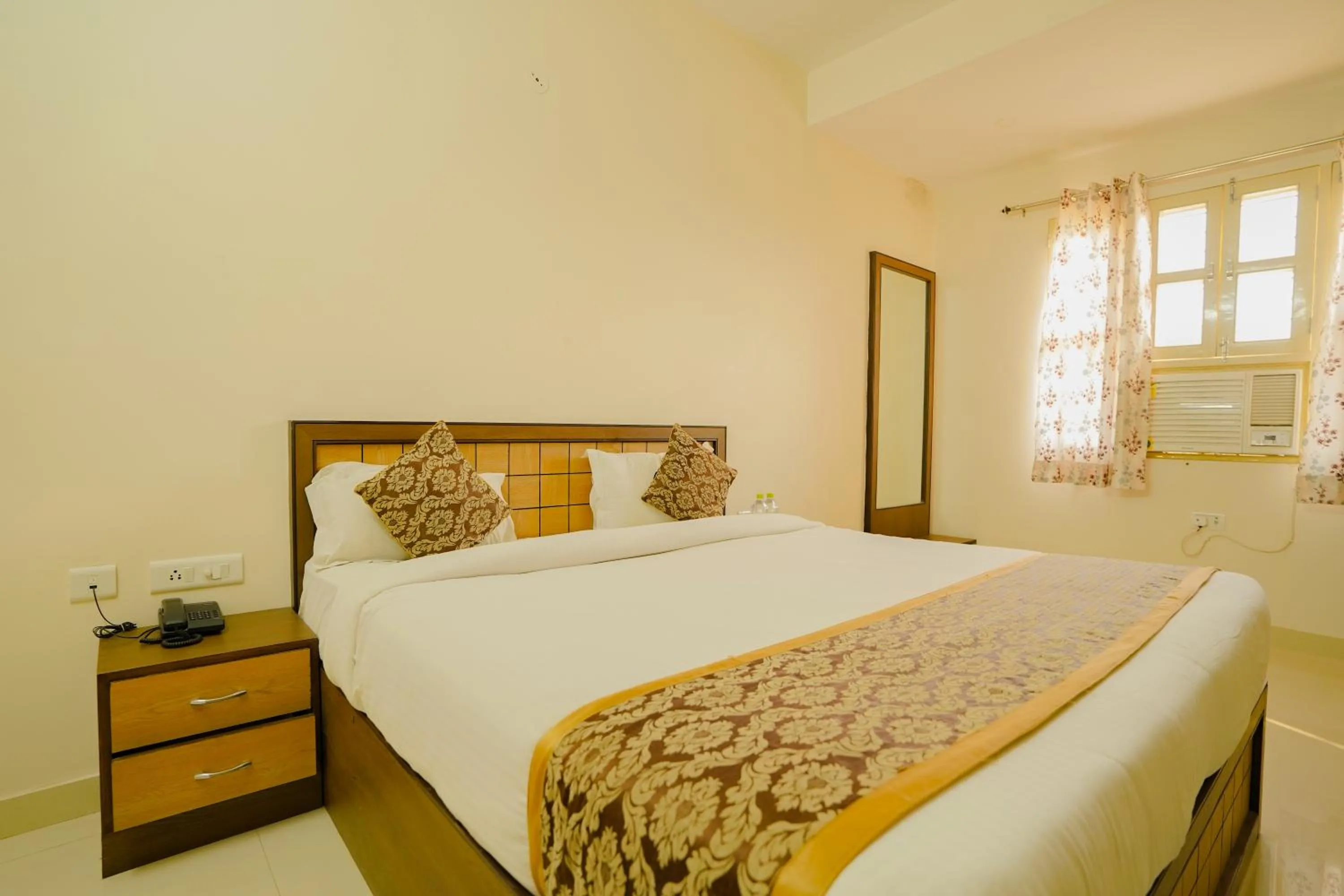 Bed in Hotel Cheelgadi