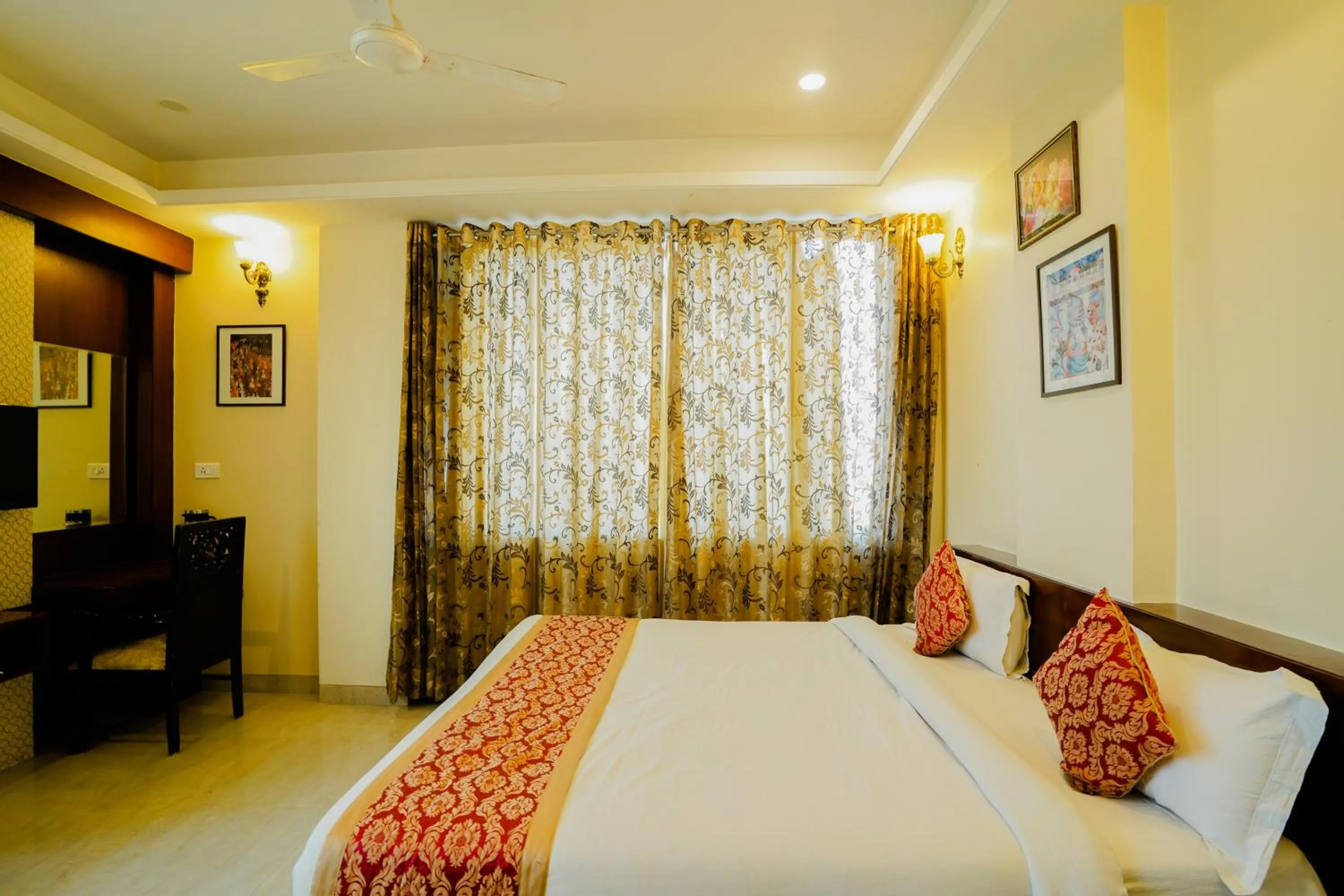 Bed in Hotel Cheelgadi