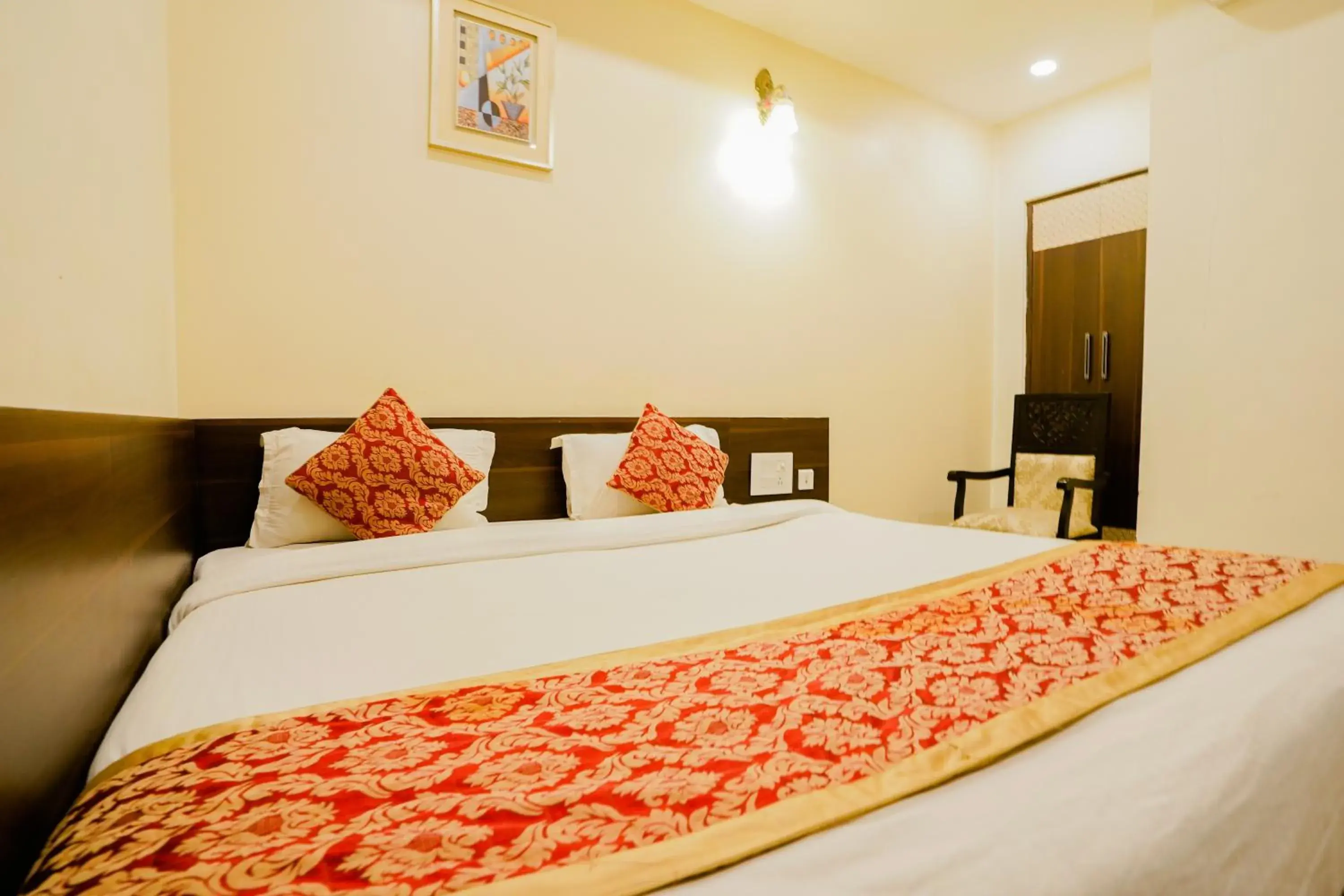 Standard Double Room in Hotel Cheelgadi Standard Double Room in Hotel Cheelgadi