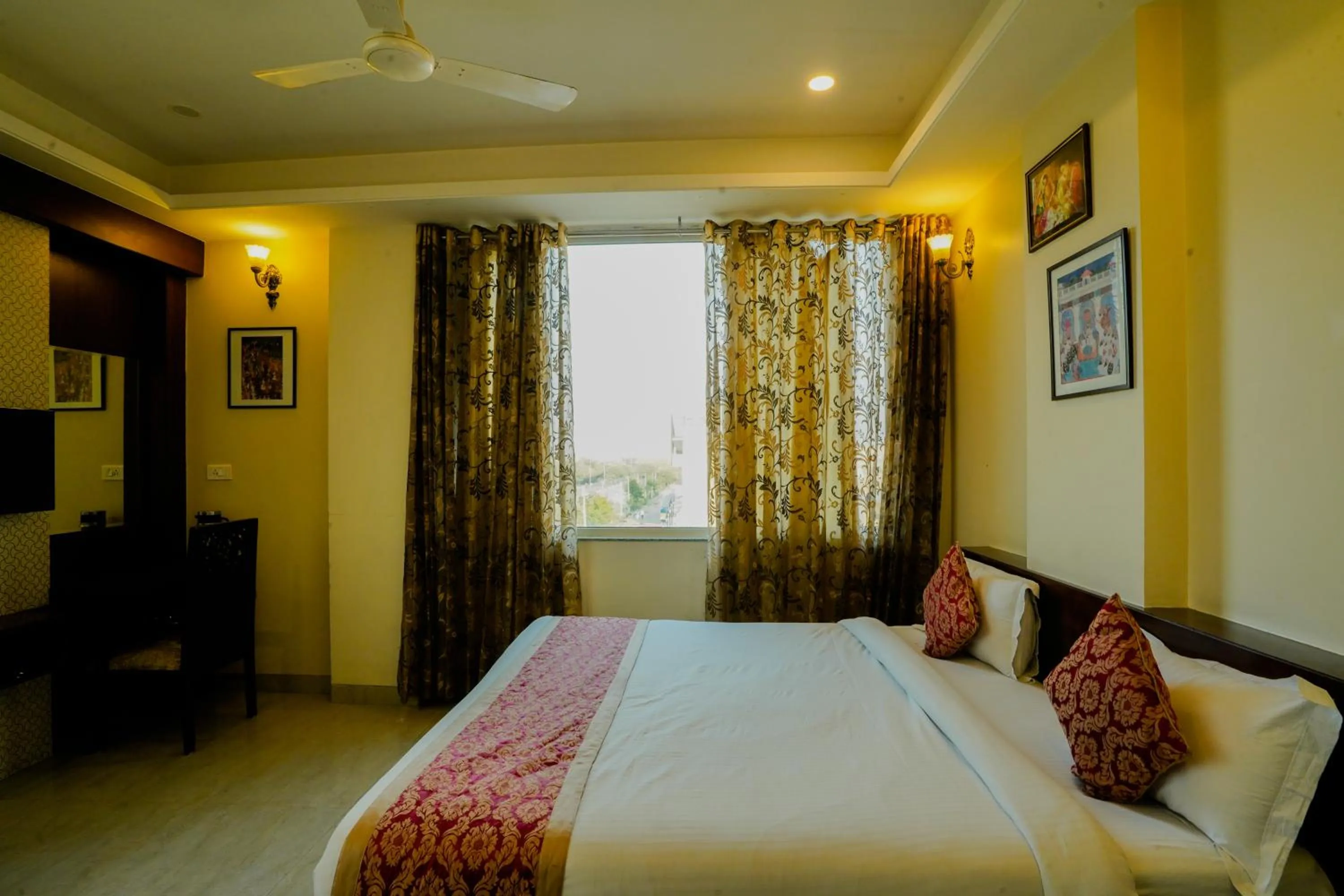 Bed in Hotel Cheelgadi