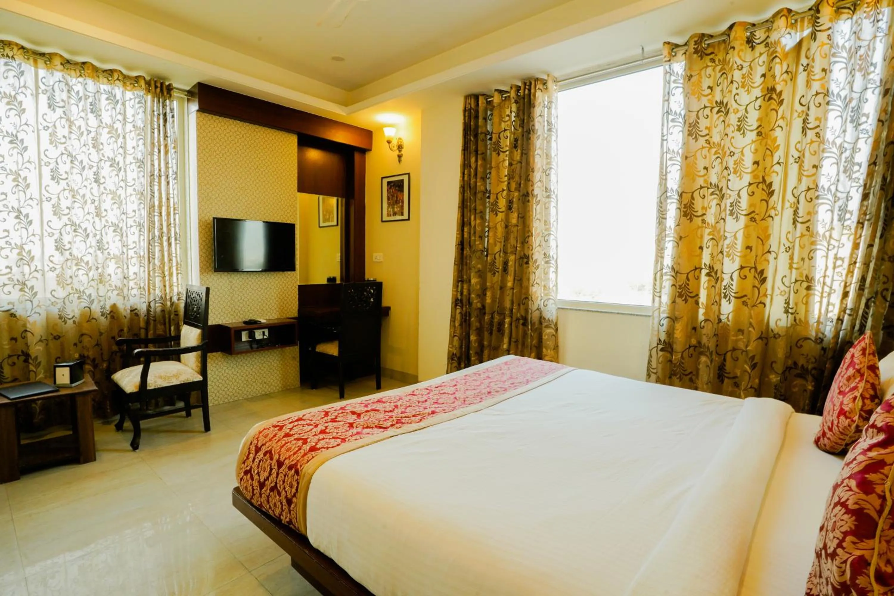 Bed in Hotel Cheelgadi