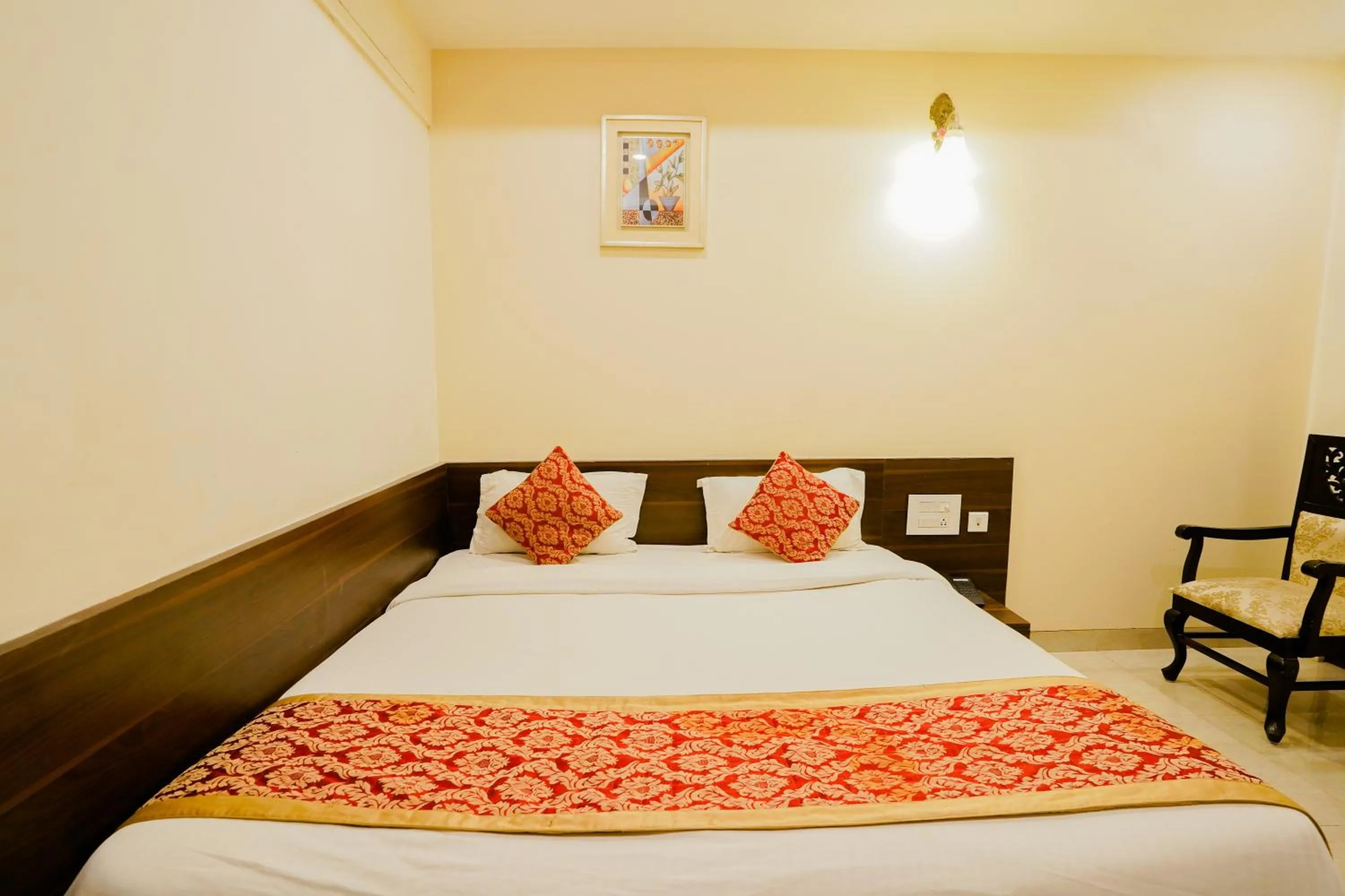 Bed in Hotel Cheelgadi