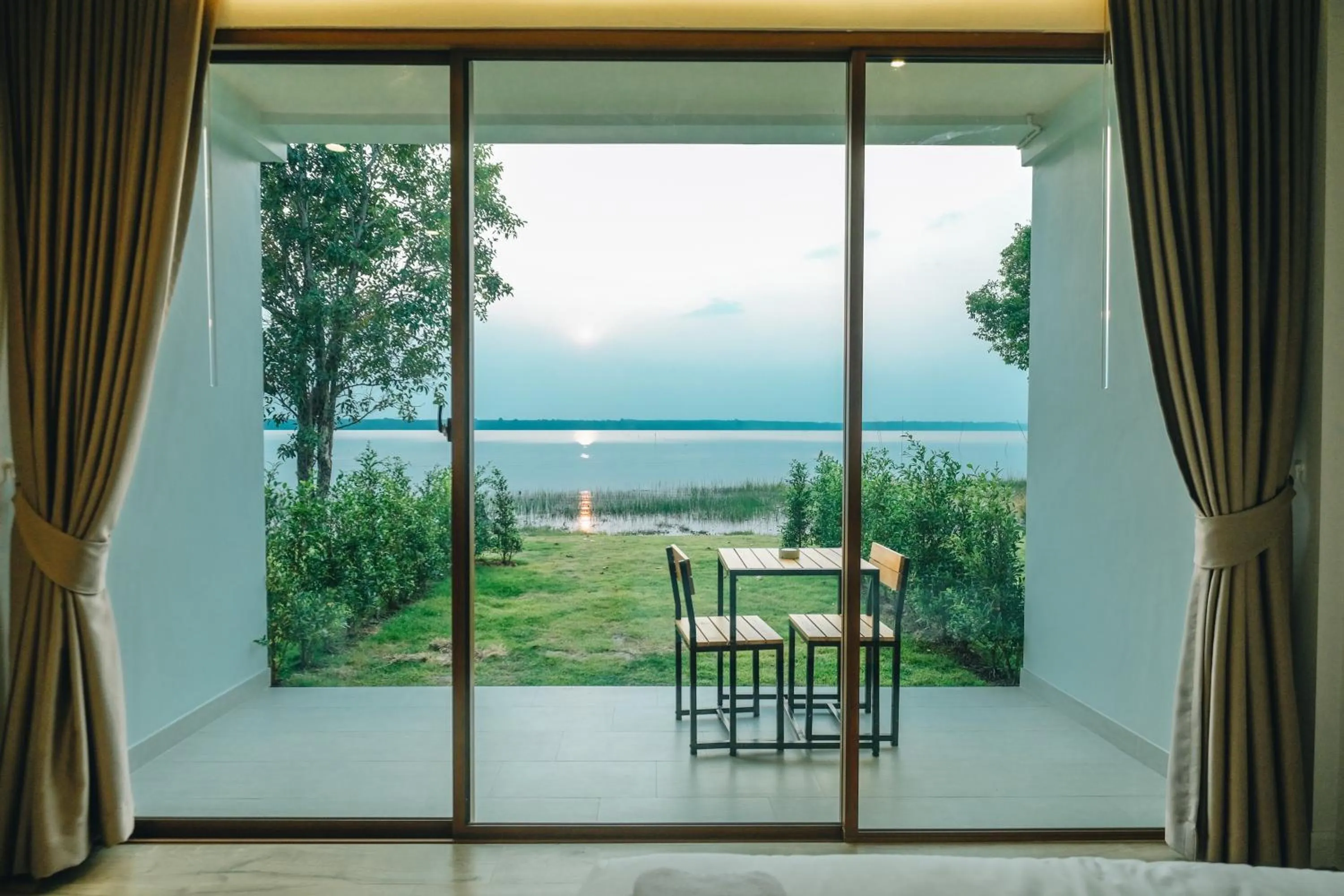 Balcony/Terrace in LAKE HOUSE Naka Cave