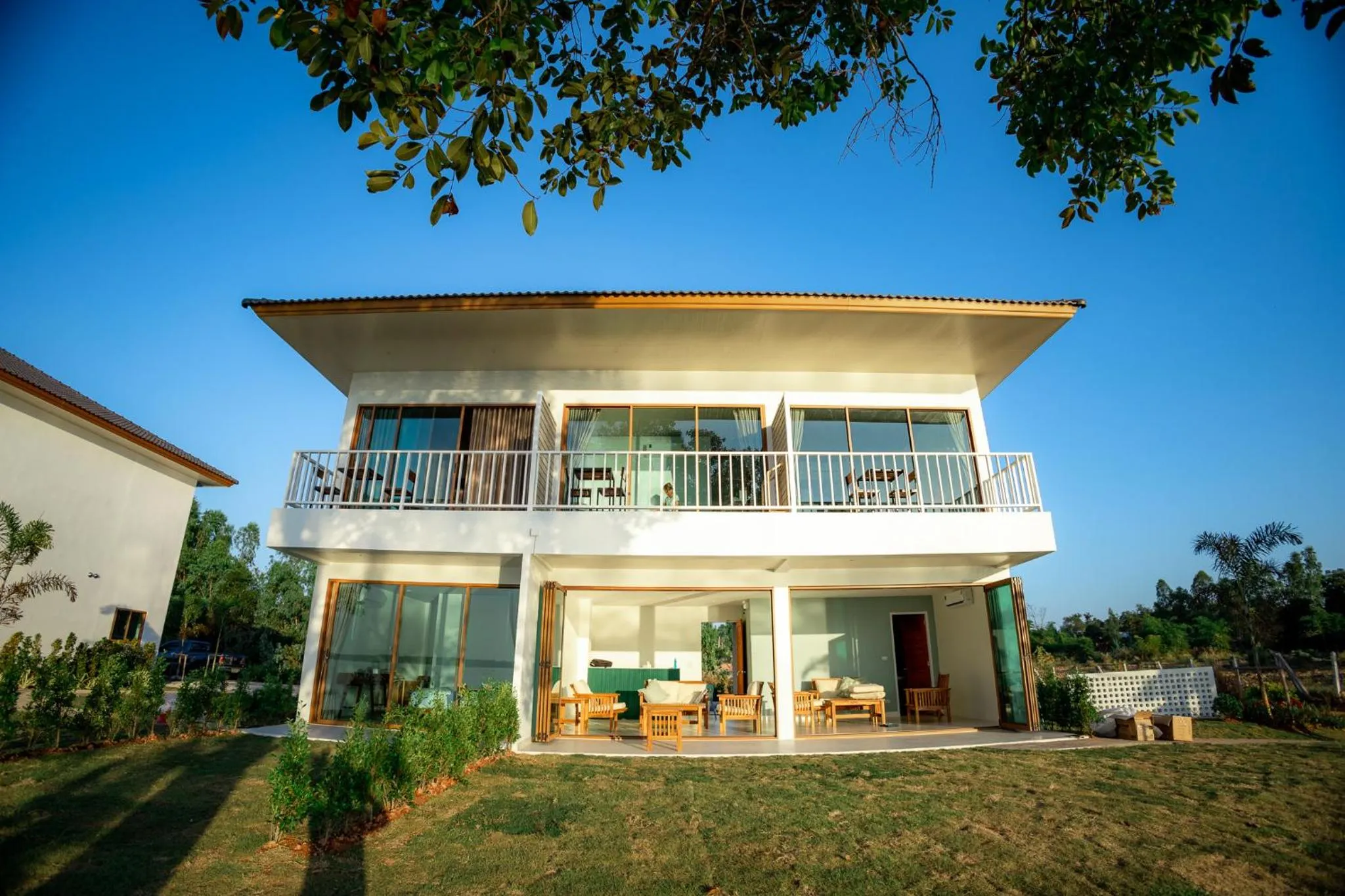 Property building in LAKE HOUSE Naka Cave