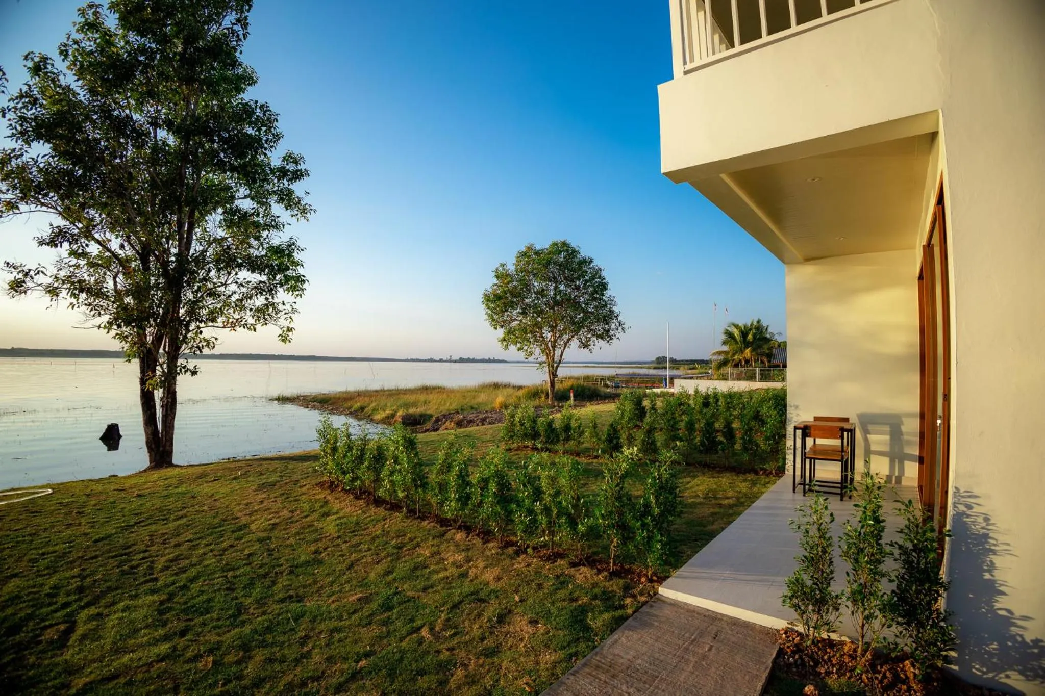 Garden in LAKE HOUSE Naka Cave