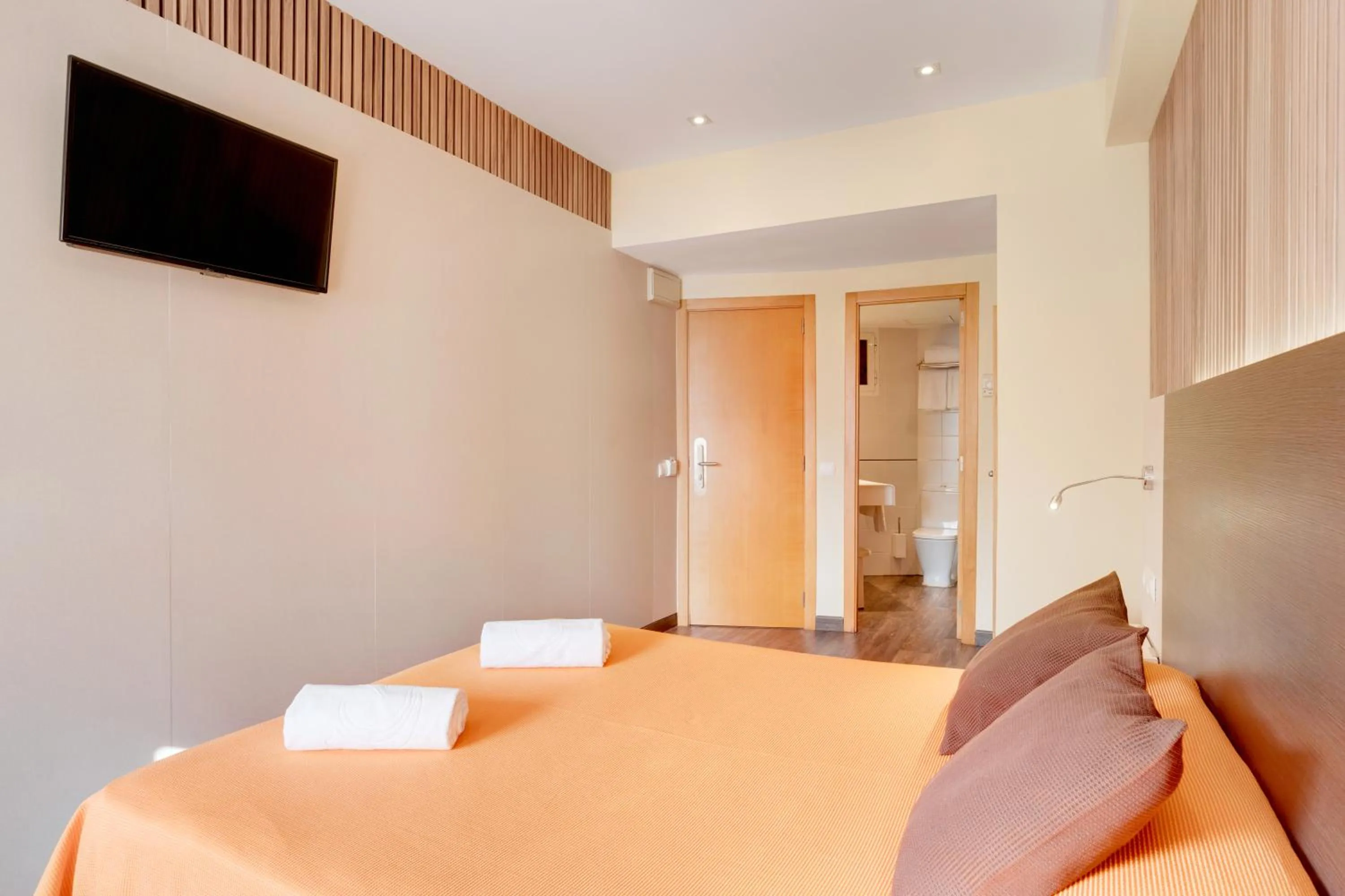 Bedroom, Bed in Abelux