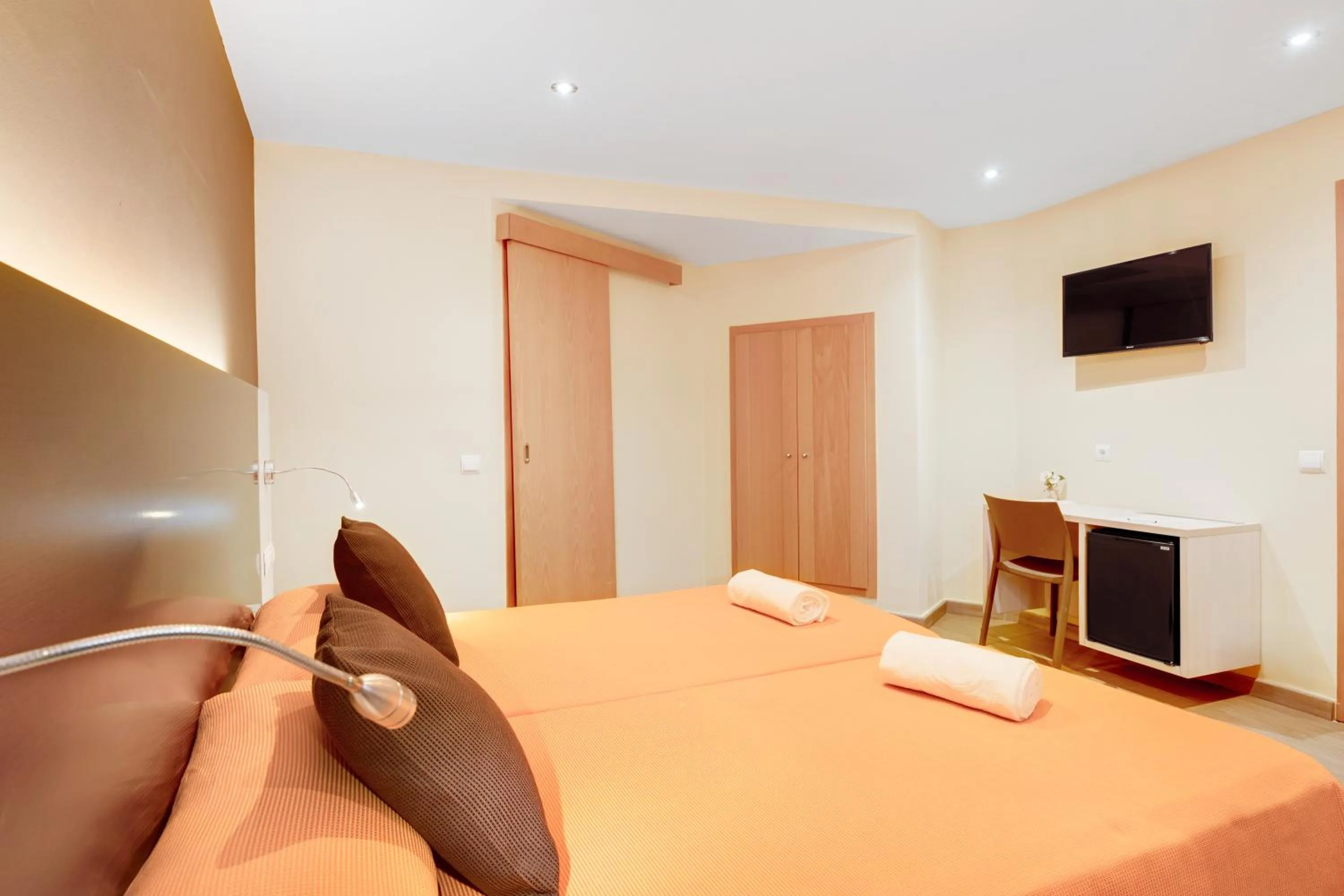 Bedroom, Bed in Abelux