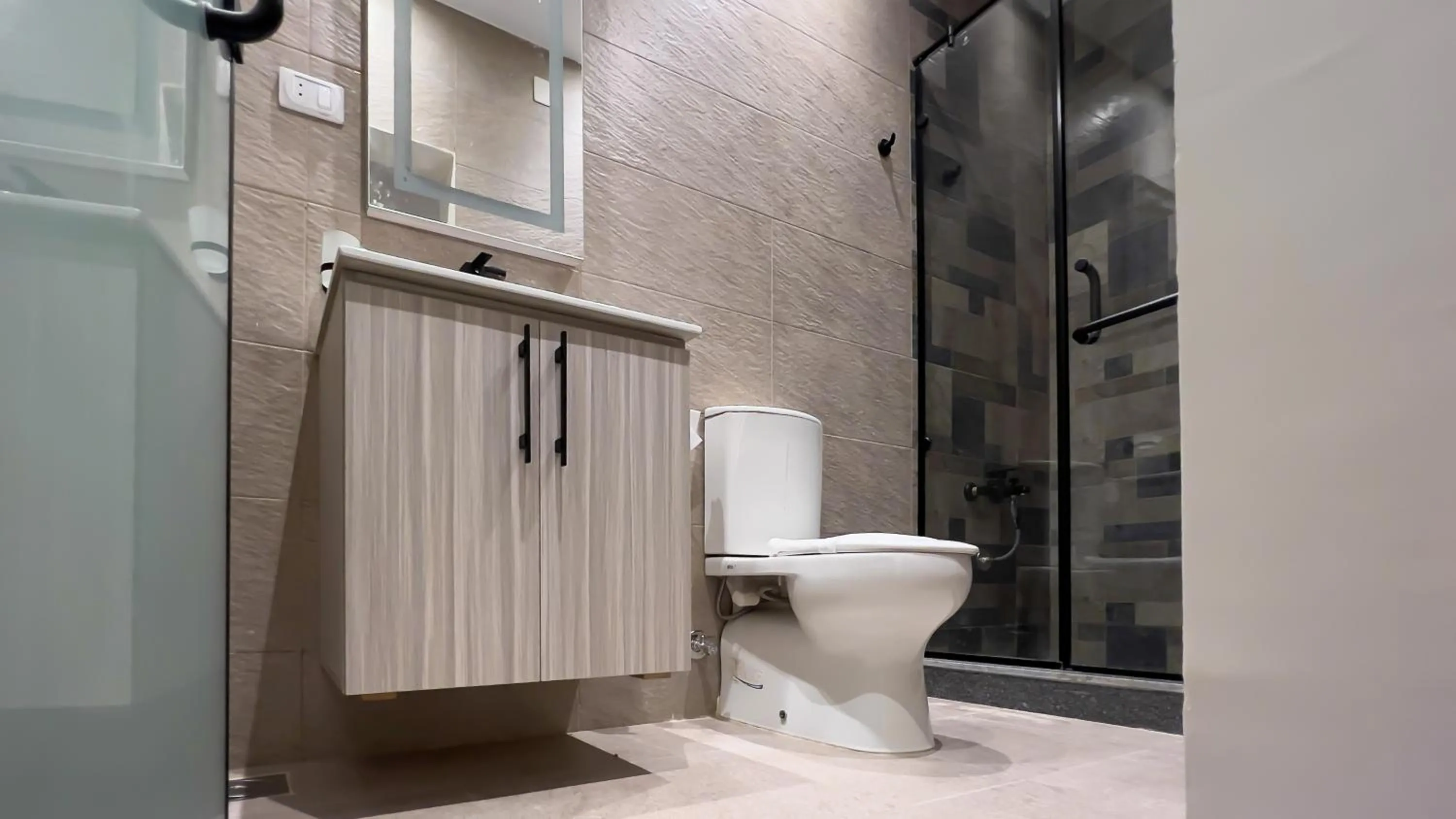 Bathroom in STEPS IN Pyramids View