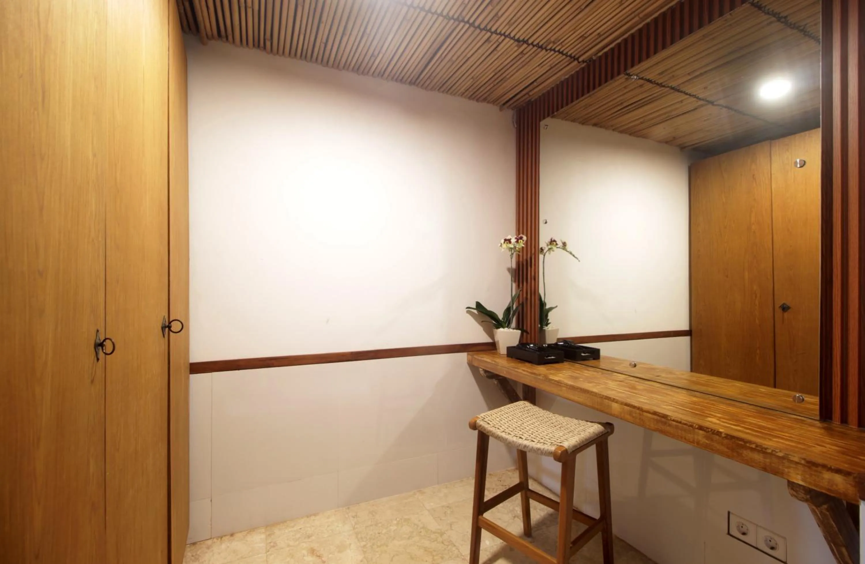 wardrobe in The Tirta Sari Villas