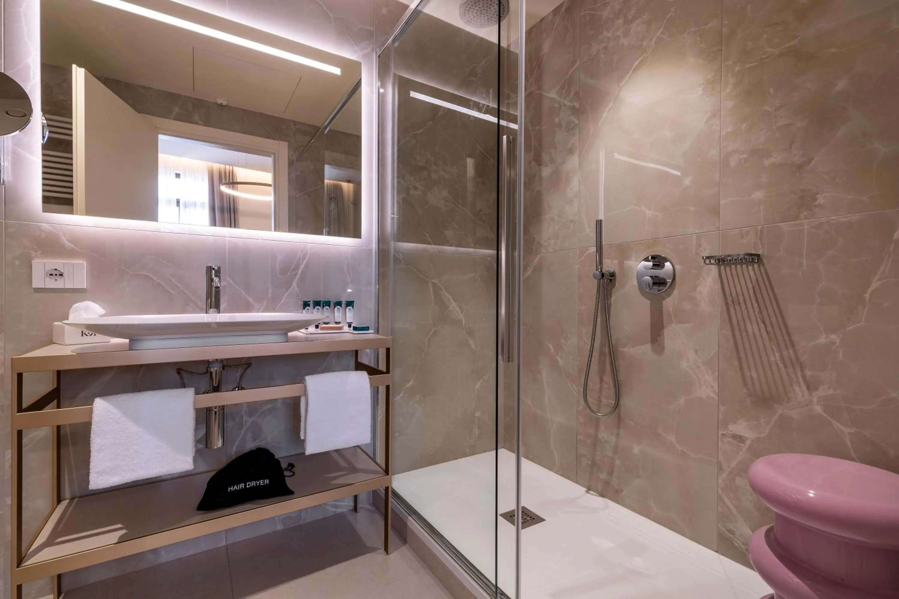 Shower in Palazzo Keller