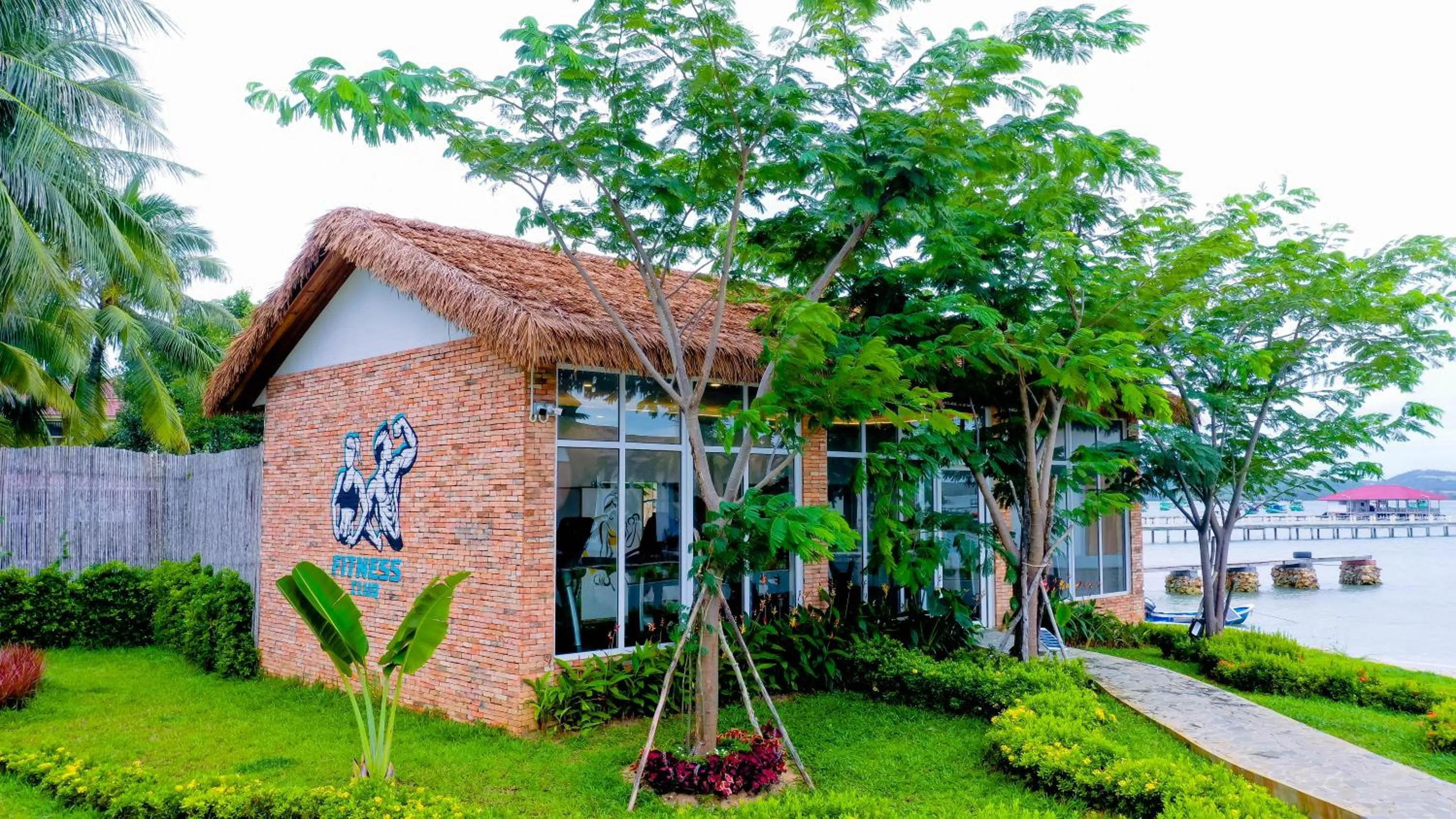 Fitness centre/facilities in Koh Apikjun Resort by EHM