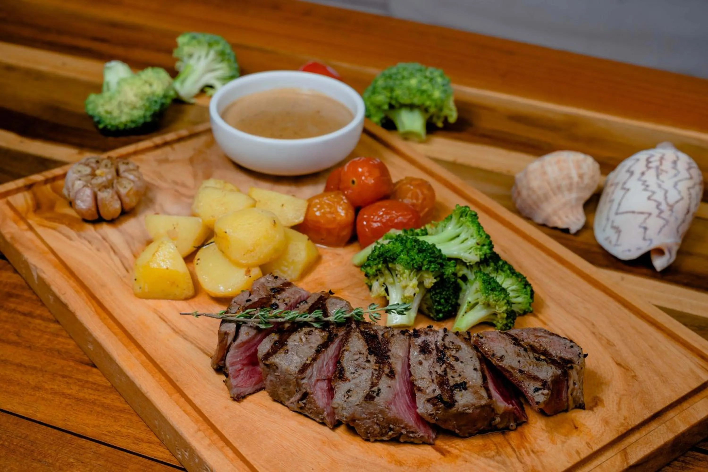 Food in Koh Apikjun Resort by EHM