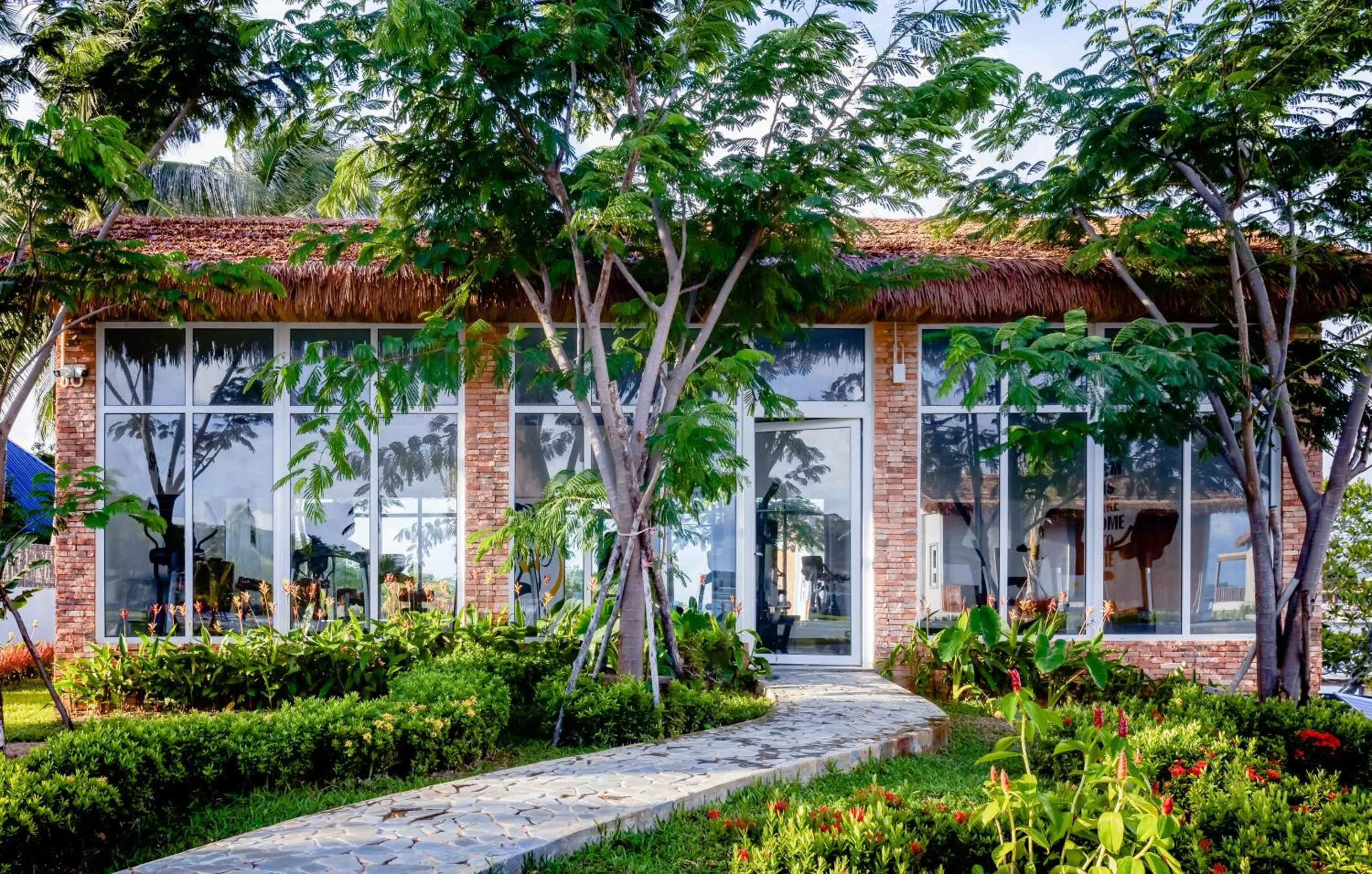 Fitness centre/facilities in Koh Apikjun Resort by EHM