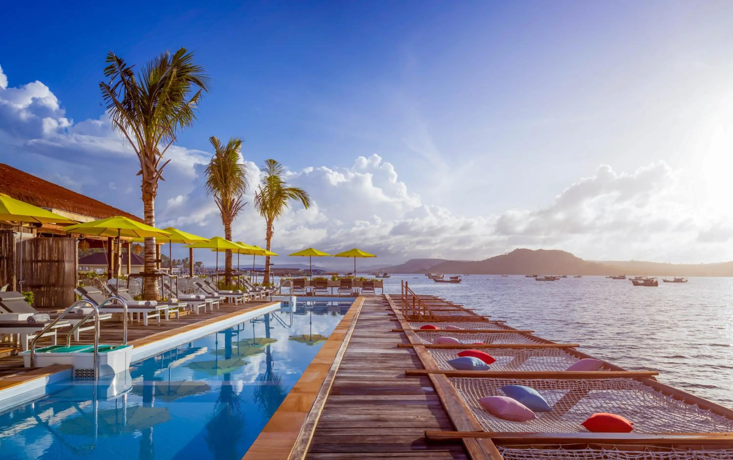Swimming pool in Koh Apikjun Resort by EHM