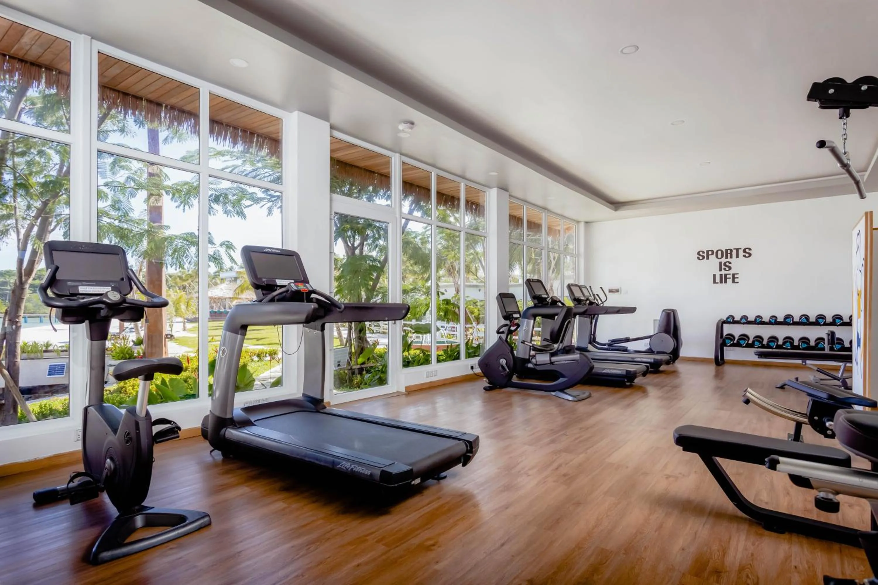 Fitness centre/facilities in Koh Apikjun Resort by EHM