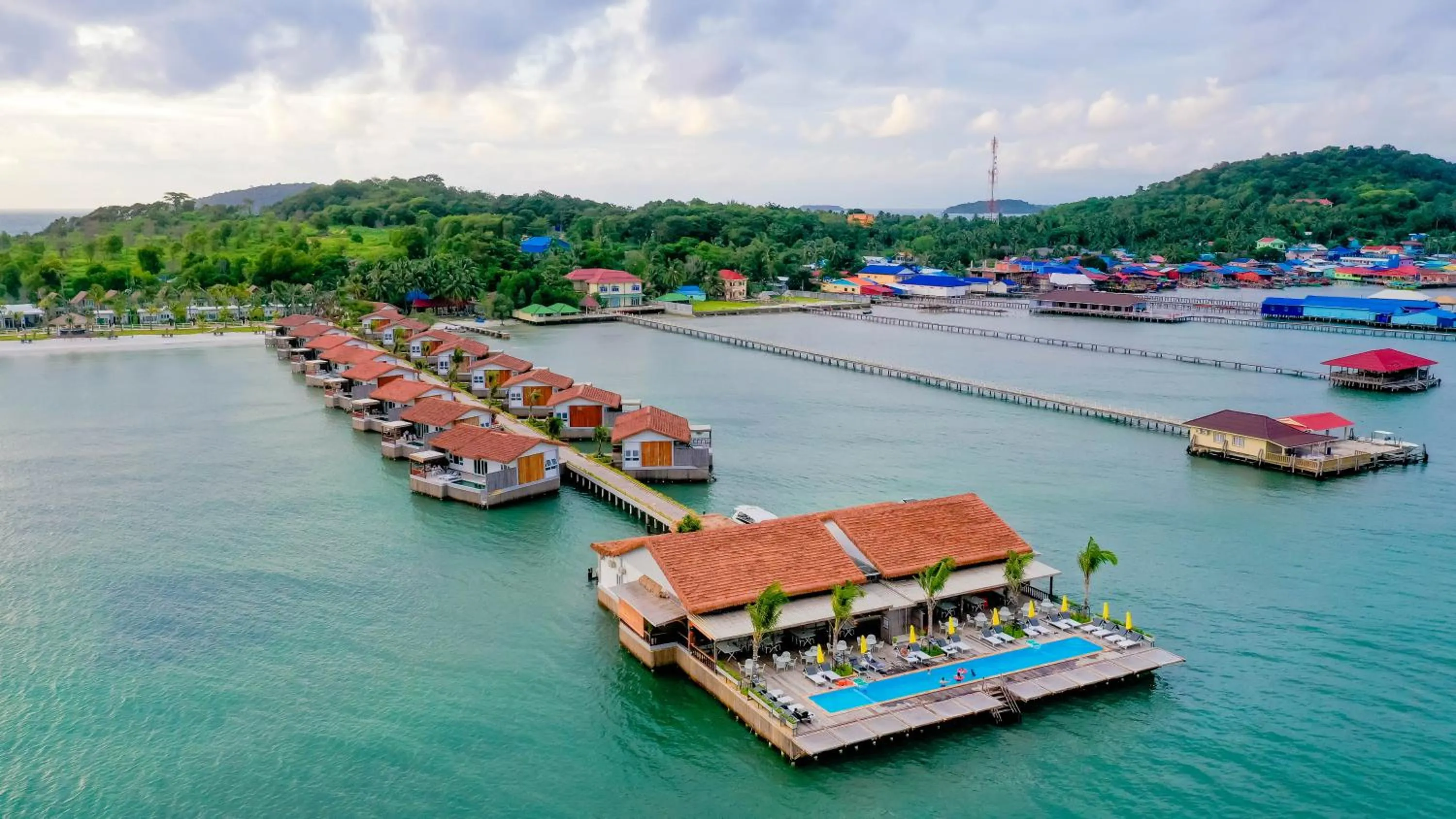 Mountain view in Koh Apikjun Resort by EHM