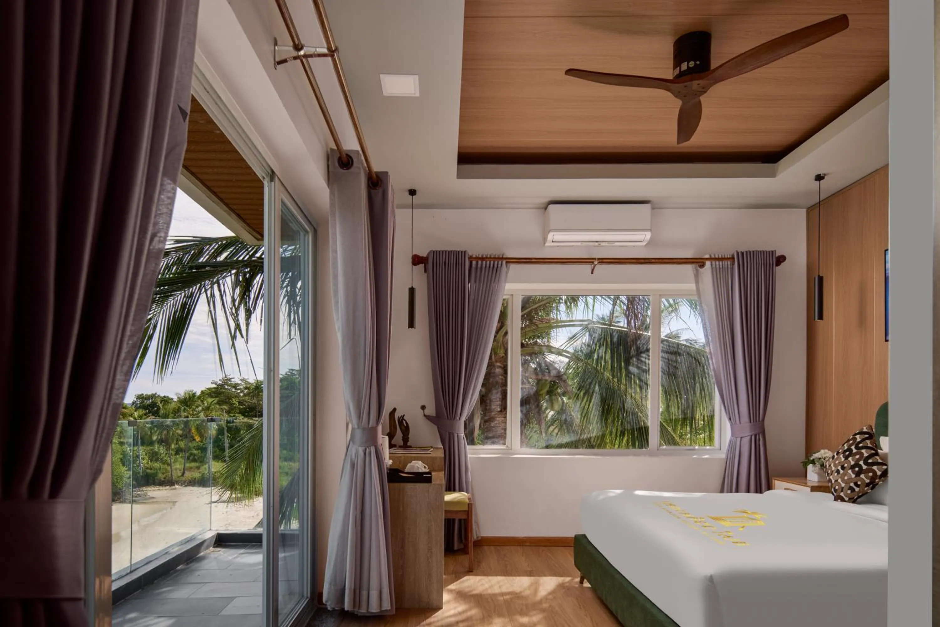 Bed in Koh Apikjun Resort by EHM