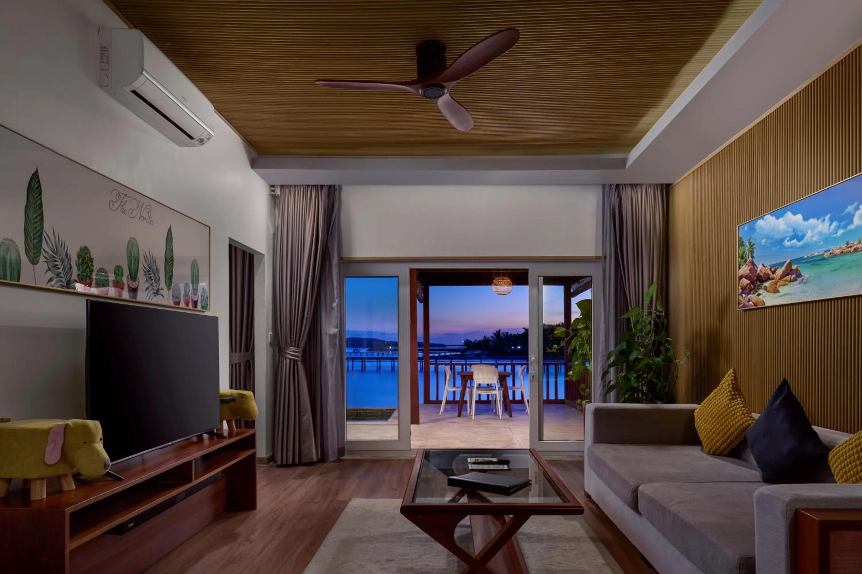 Living room in Koh Apikjun Resort by EHM