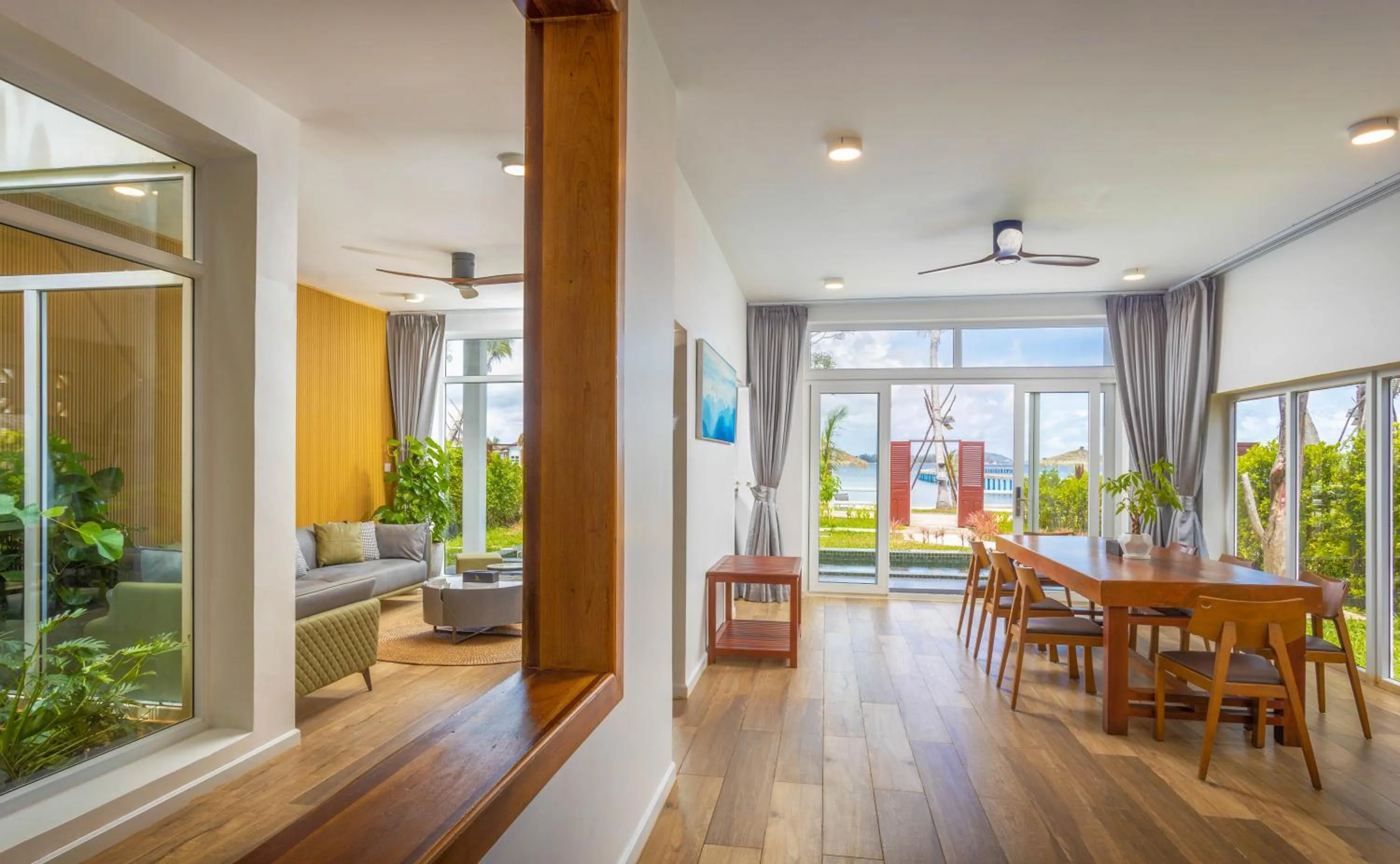 Living room in Koh Apikjun Resort by EHM