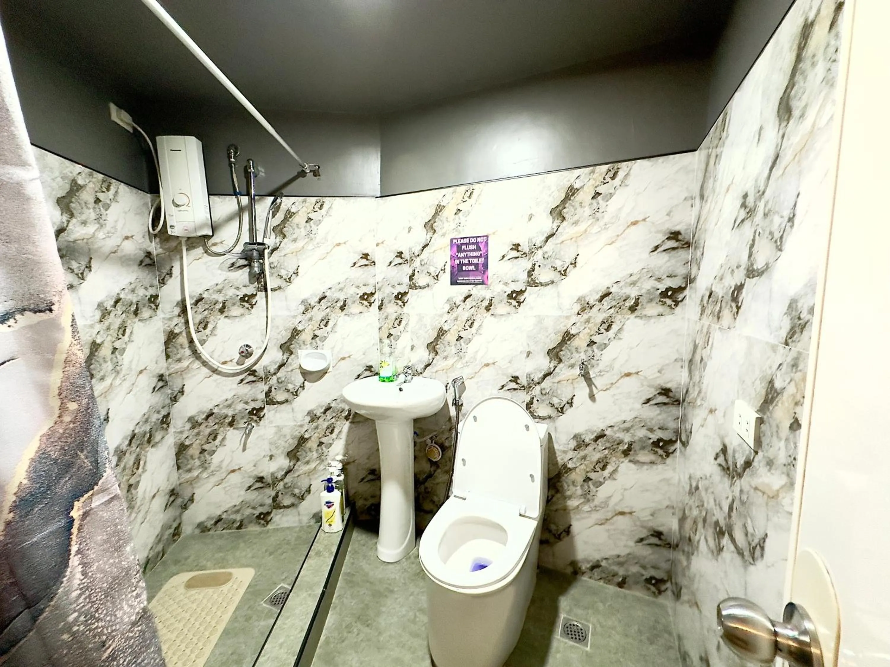 BURNHAM HILL CONDOMINIUM