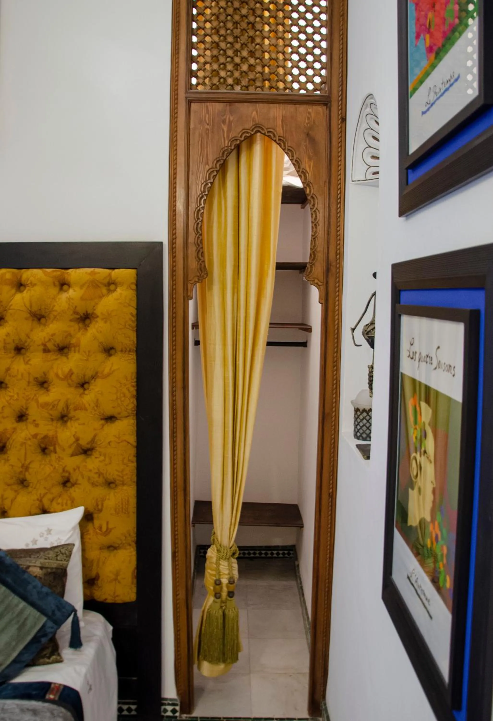 Bedroom, Bed in Riad Esmeralda