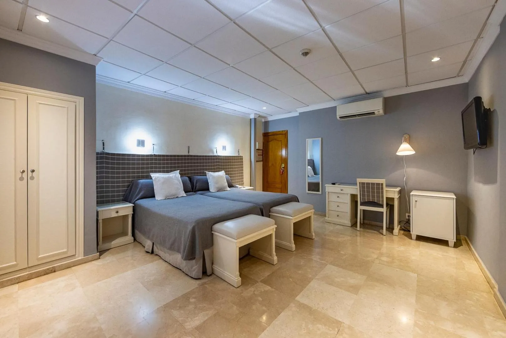 Photo of the whole room, Bed in Hotel Sacromonte