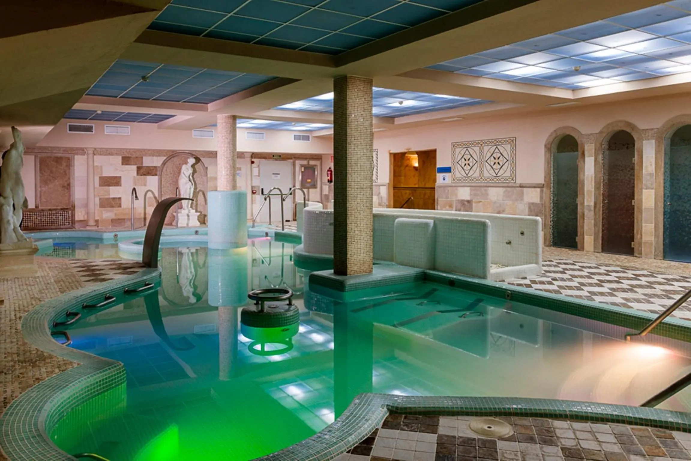 Hot Spring Bath in Hotel Comendador