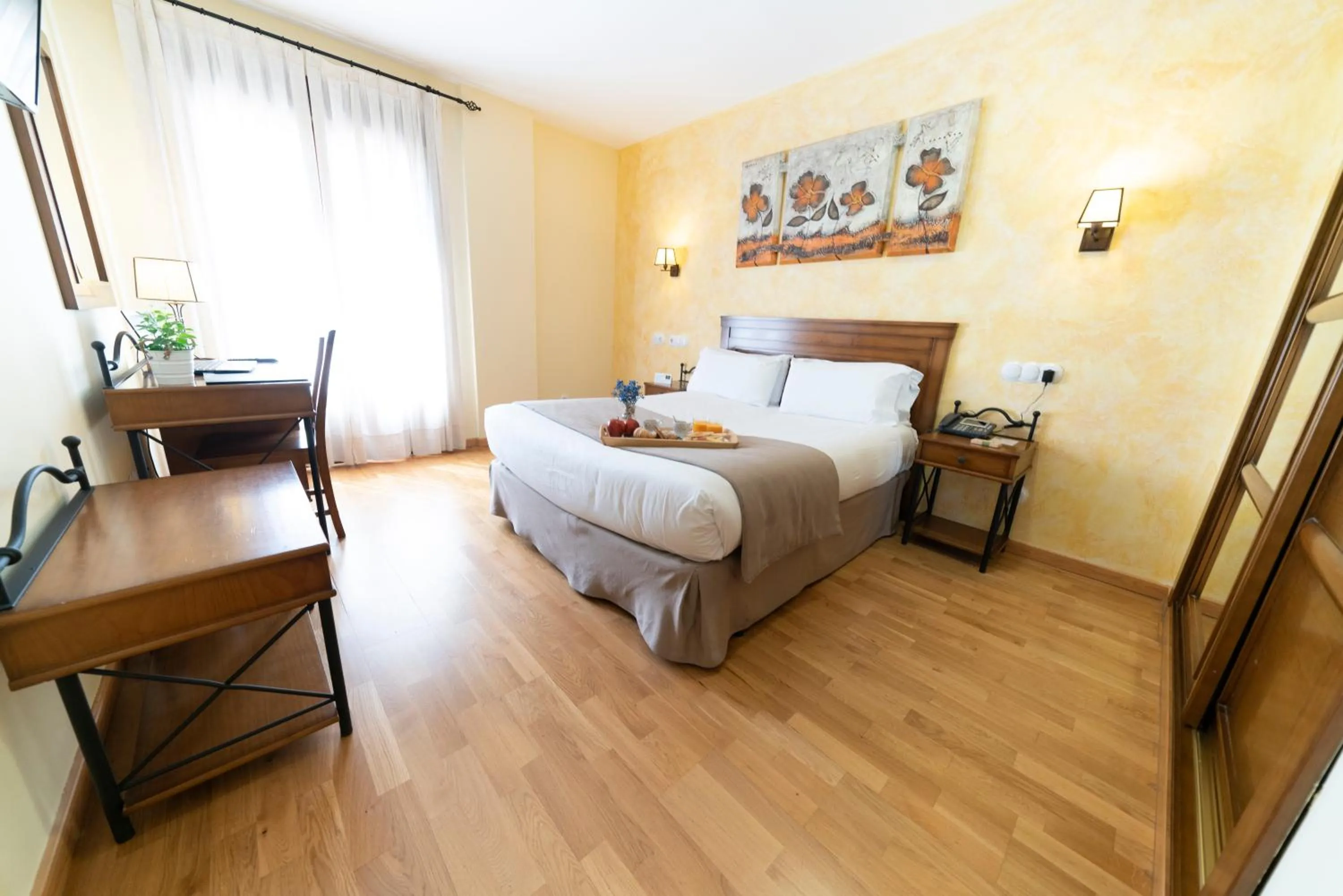 Bed in Hotel Comendador