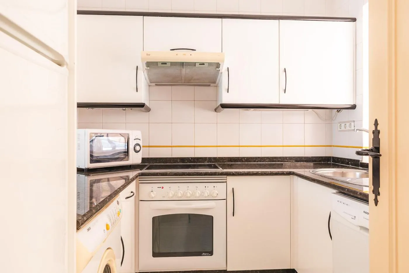 Kitchen or kitchenette in Ona Lomas Village - La Manga Club