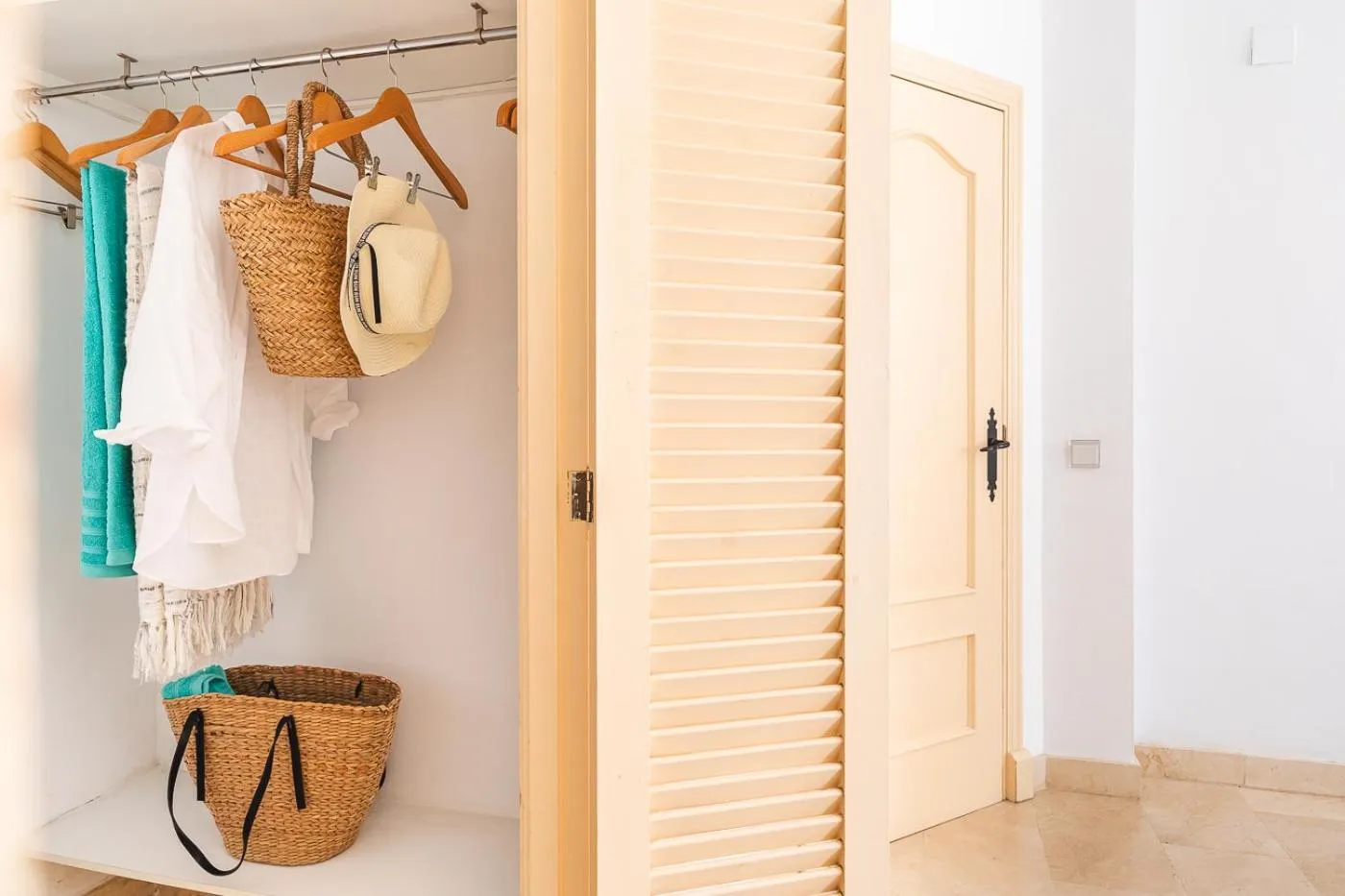 wardrobe in Ona Lomas Village - La Manga Club
