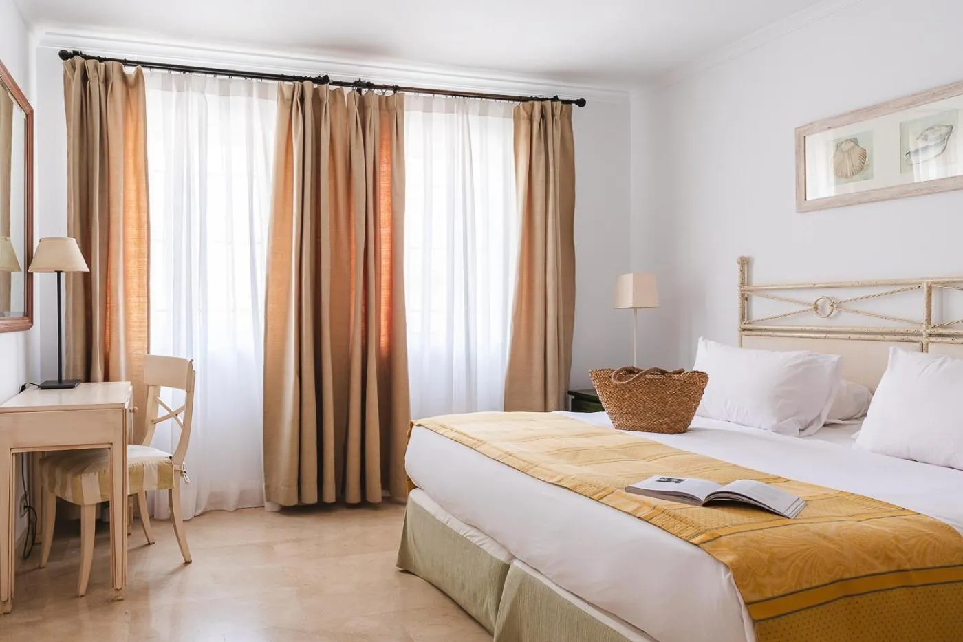 Bedroom, Bed in Ona Lomas Village - La Manga Club