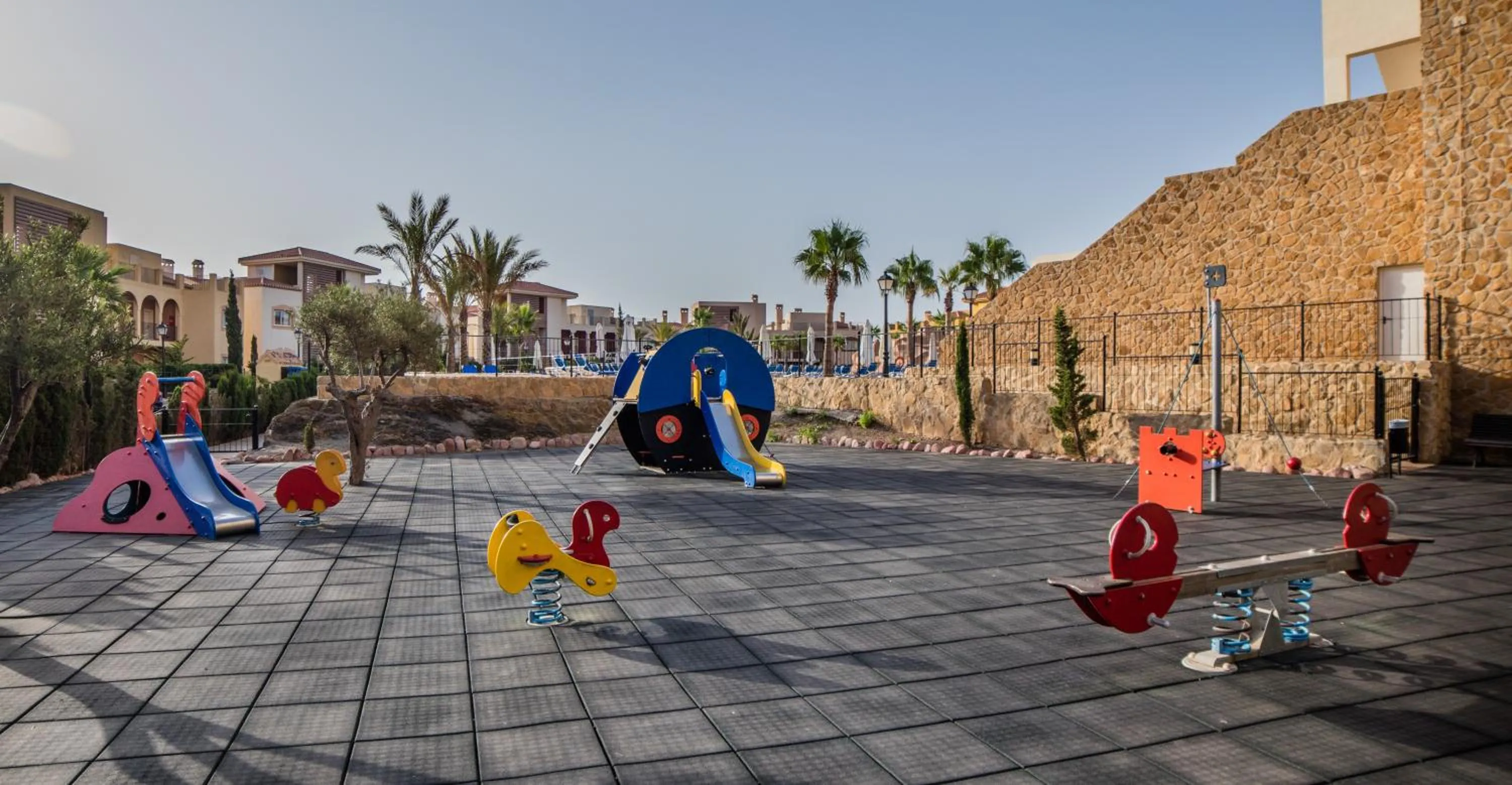 Facade/entrance in Ona Lomas Village - La Manga Club