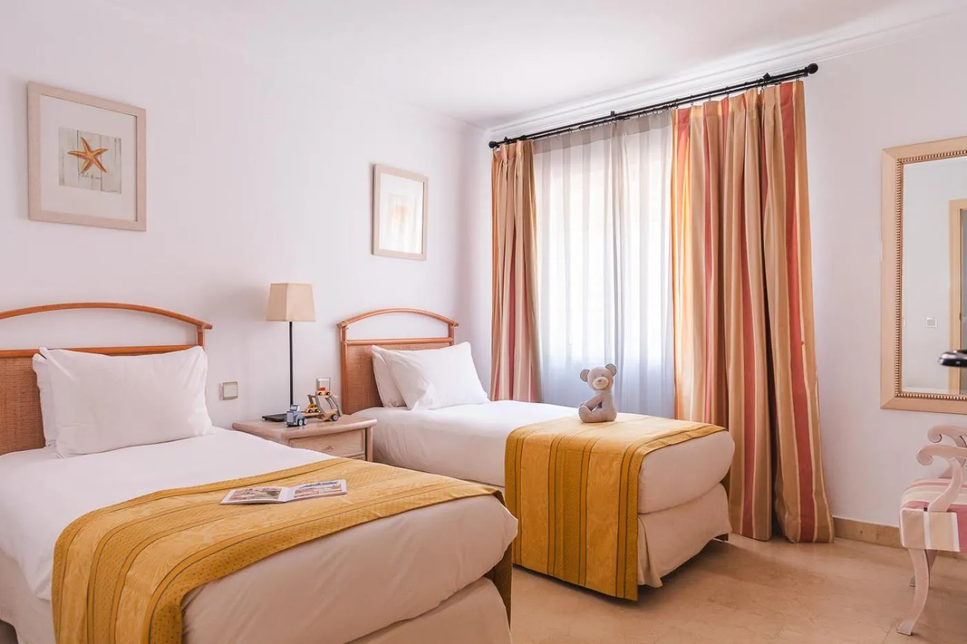 Bedroom, Bed in Ona Lomas Village - La Manga Club