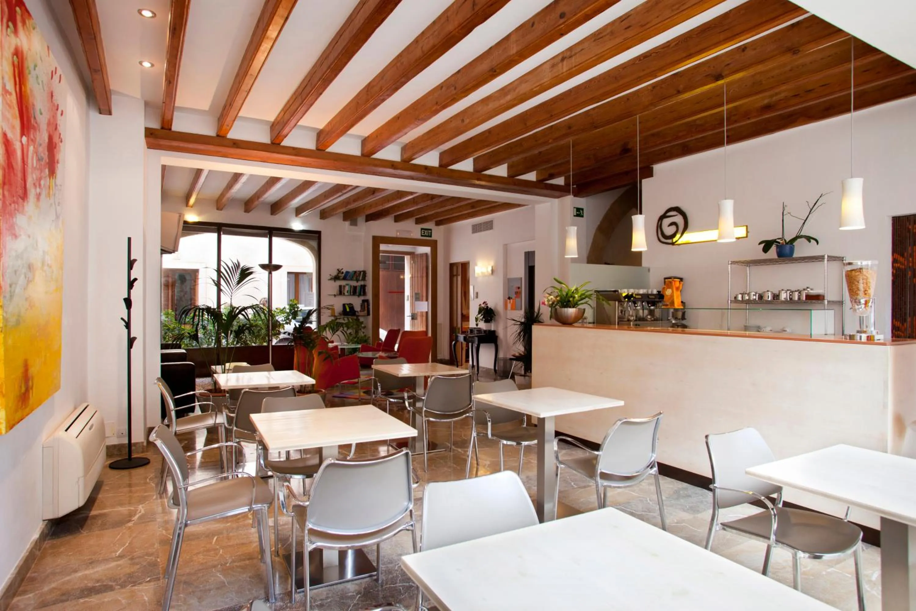 Lobby or reception, Restaurant/Places to Eat in L'Hostal Pollenca - Turisme Interior