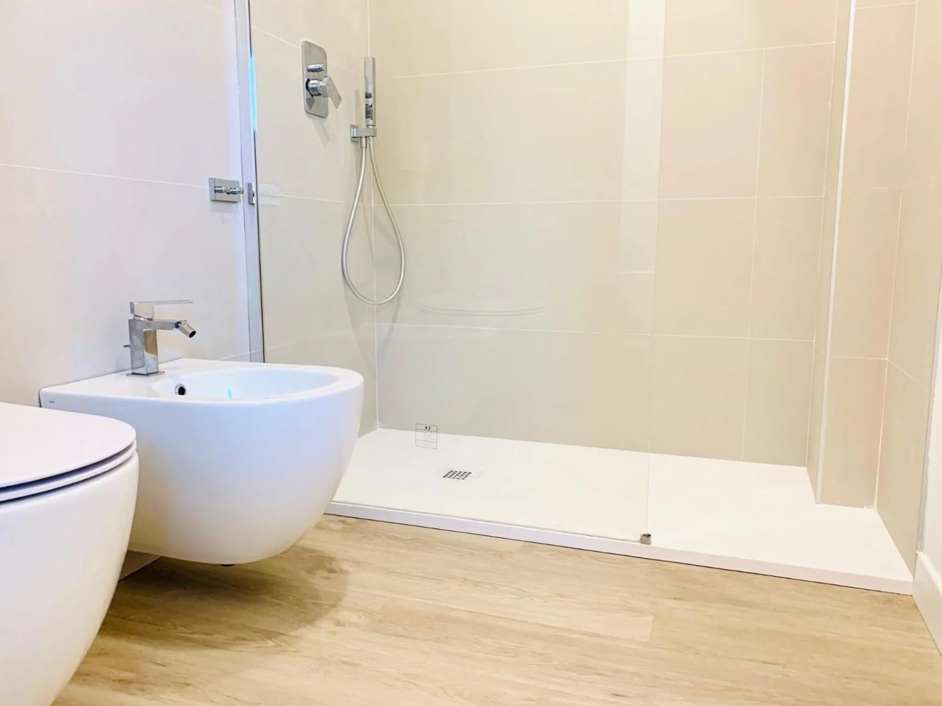 Shower in Le Conchiglie