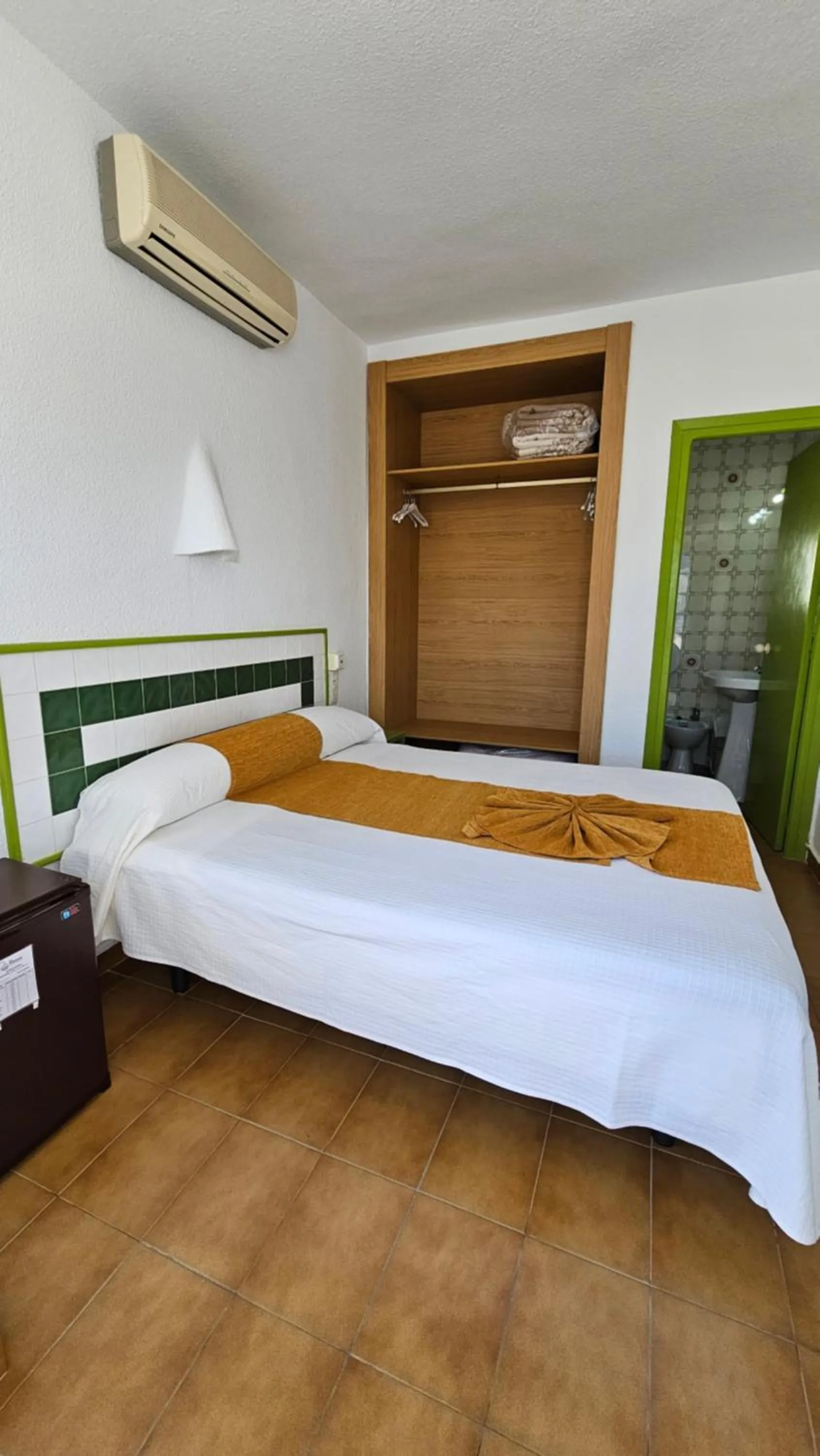 Bedroom, Bed in Hotel El Puntazo I