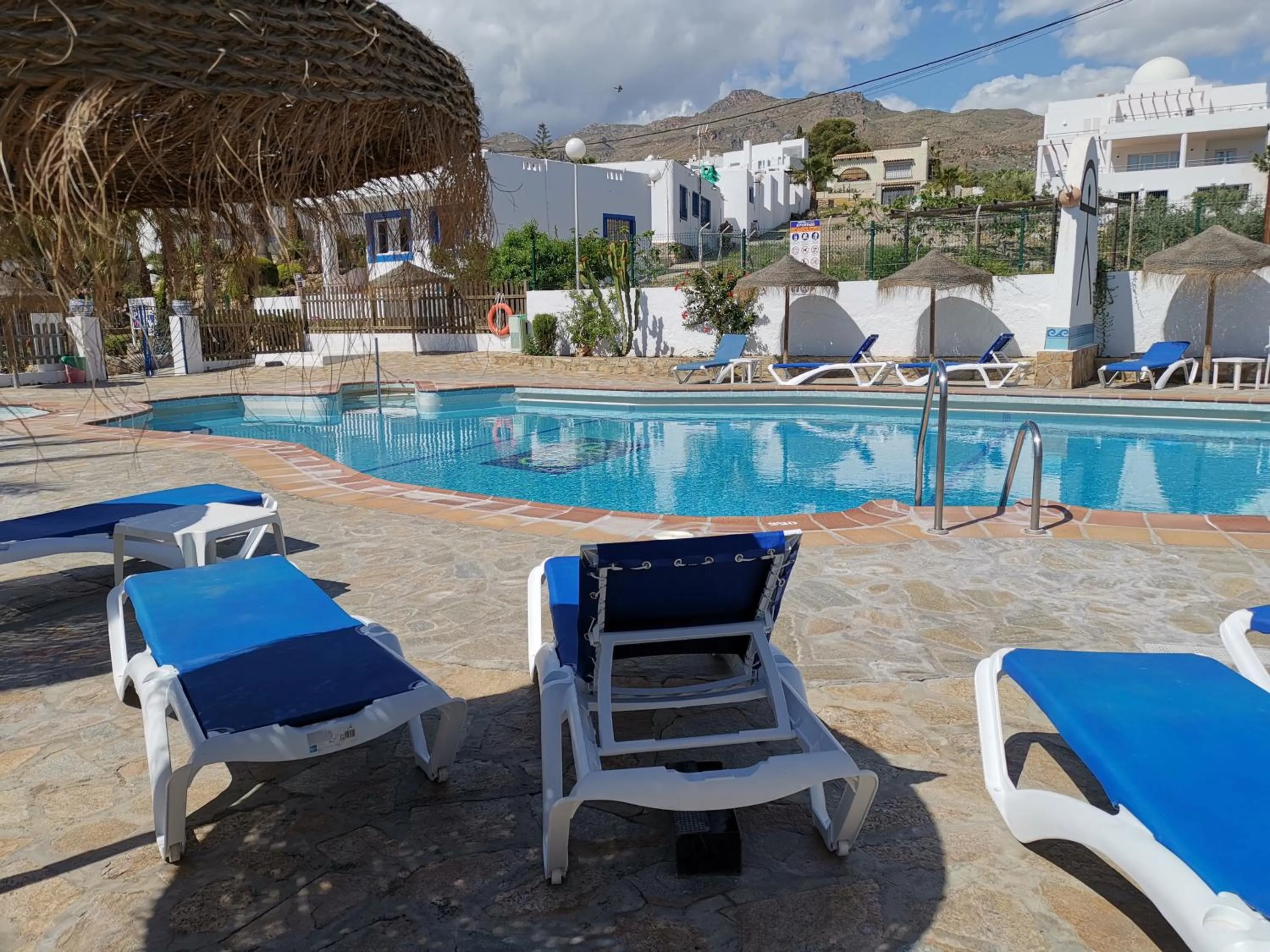 Swimming pool in Hotel El Puntazo I