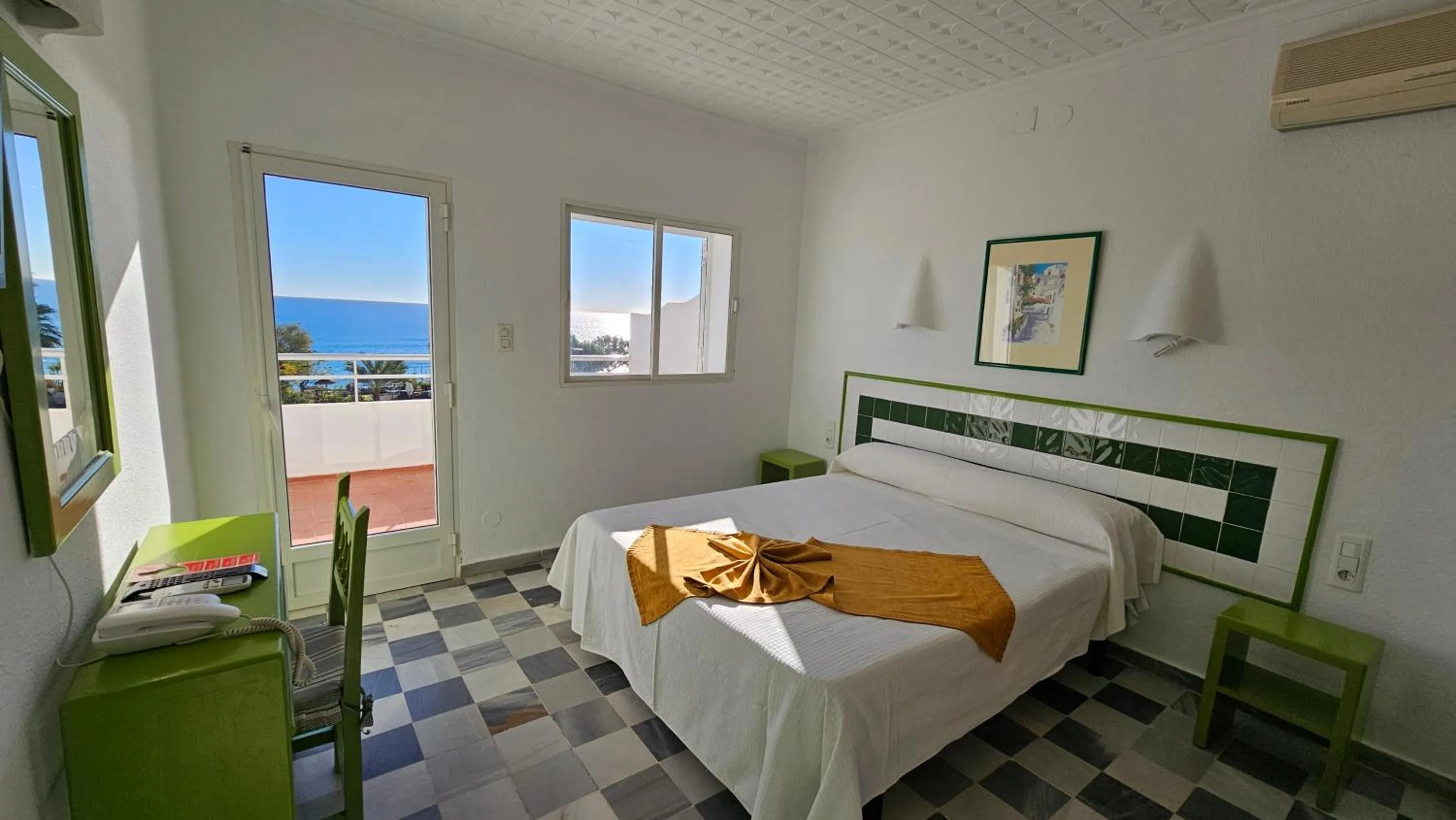 Photo of the whole room, Bed in Hotel El Puntazo I