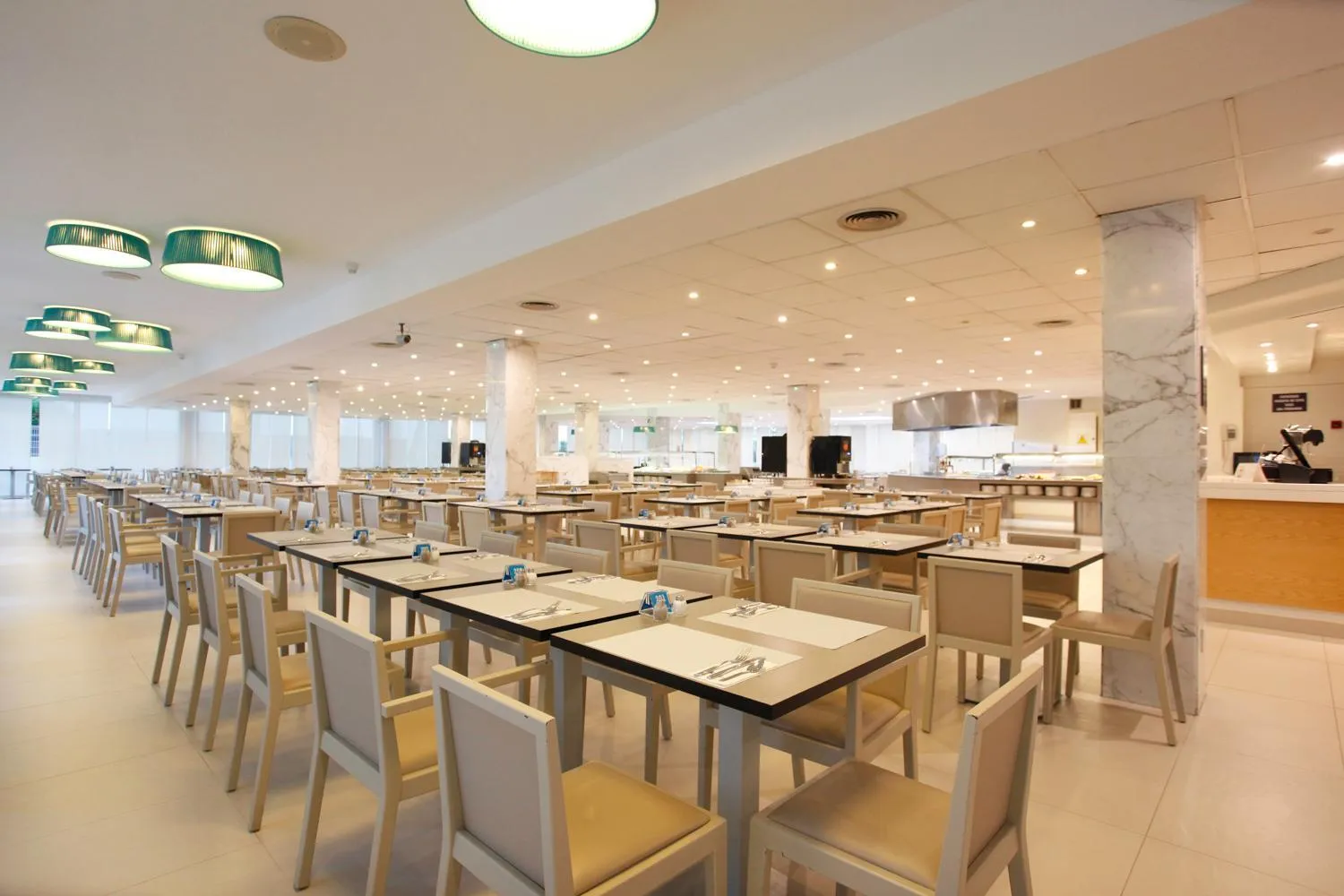 Restaurant/places to eat in Oleander