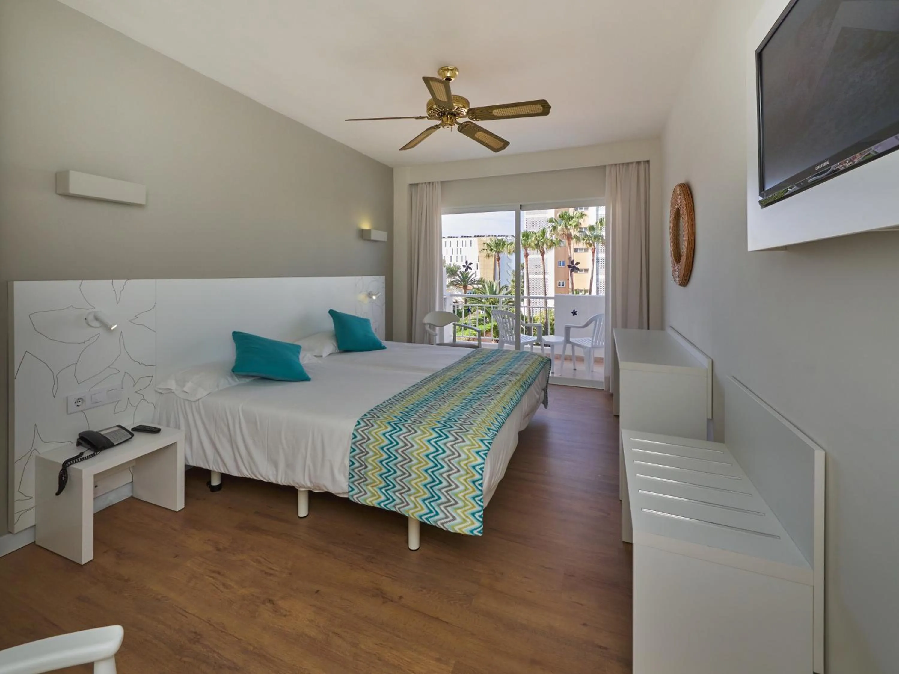 Decorative detail, Bed in Oleander