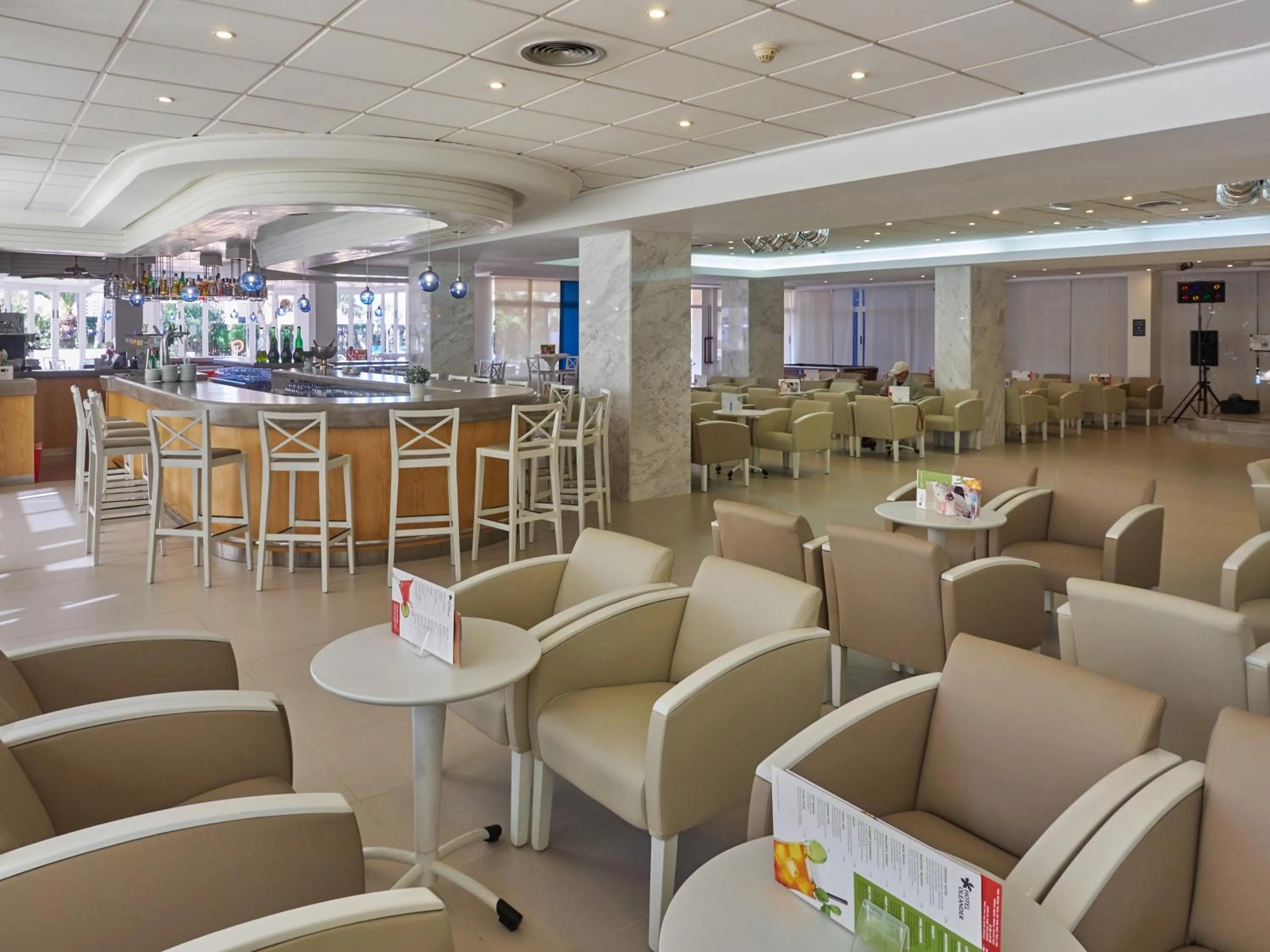 Lounge or bar in Oleander