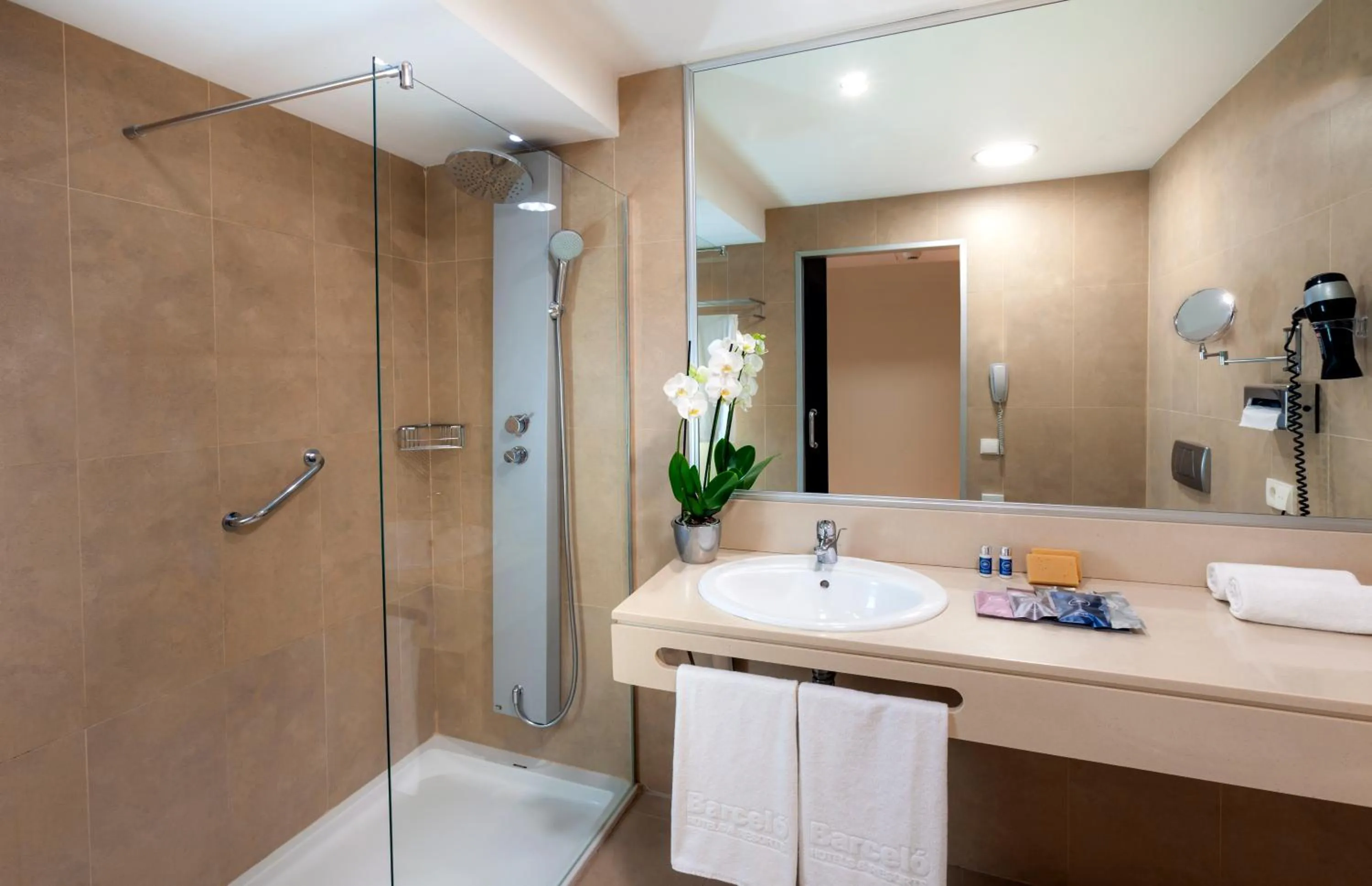 Bathroom in Occidental Cádiz