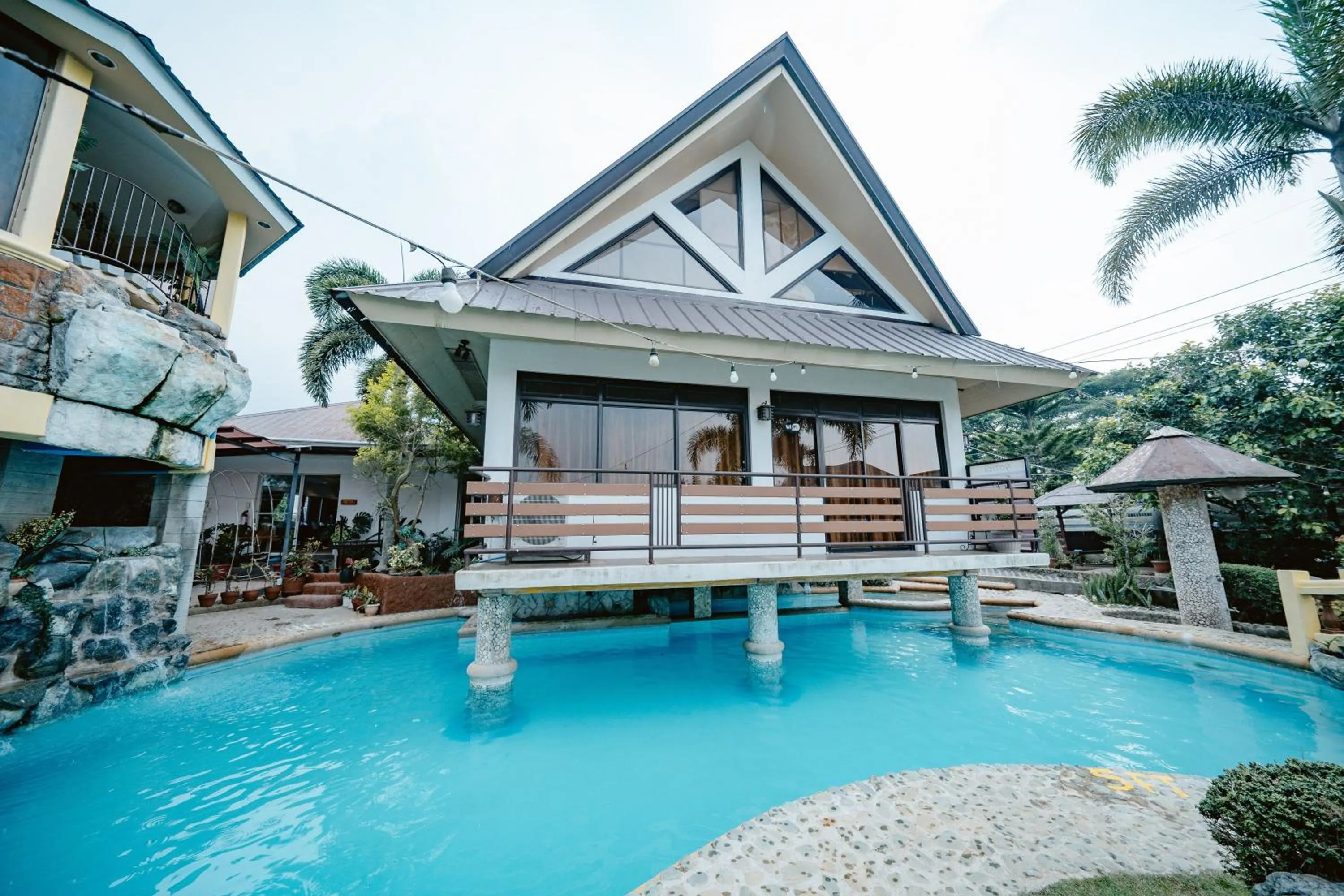 Swimming pool in Piña Colina Resort