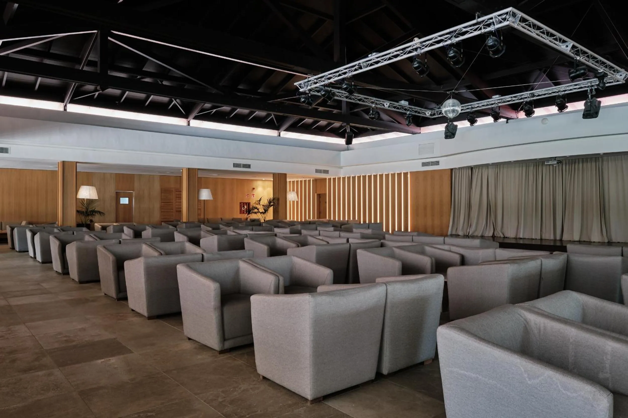 Lounge or bar in Prinsotel La Dorada & Spa