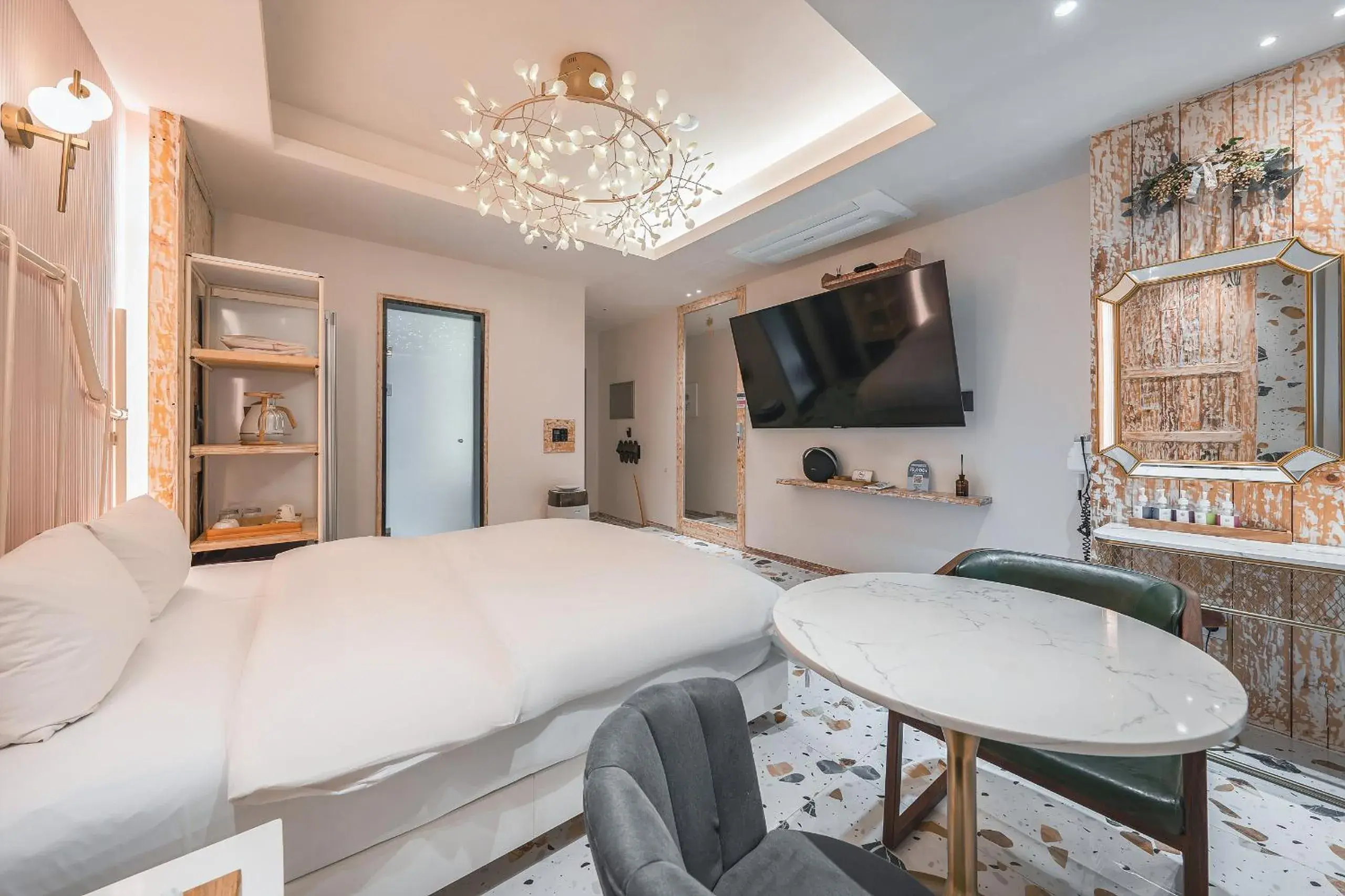 Deluxe Twin Room in Daegu February Hotel Lions Park Deluxe Twin Room in Daegu February Hotel Lions Park