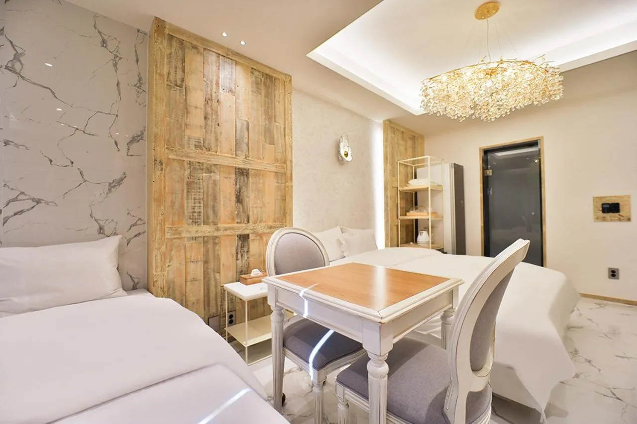 Deluxe Twin Room in Daegu February Hotel Lions Park