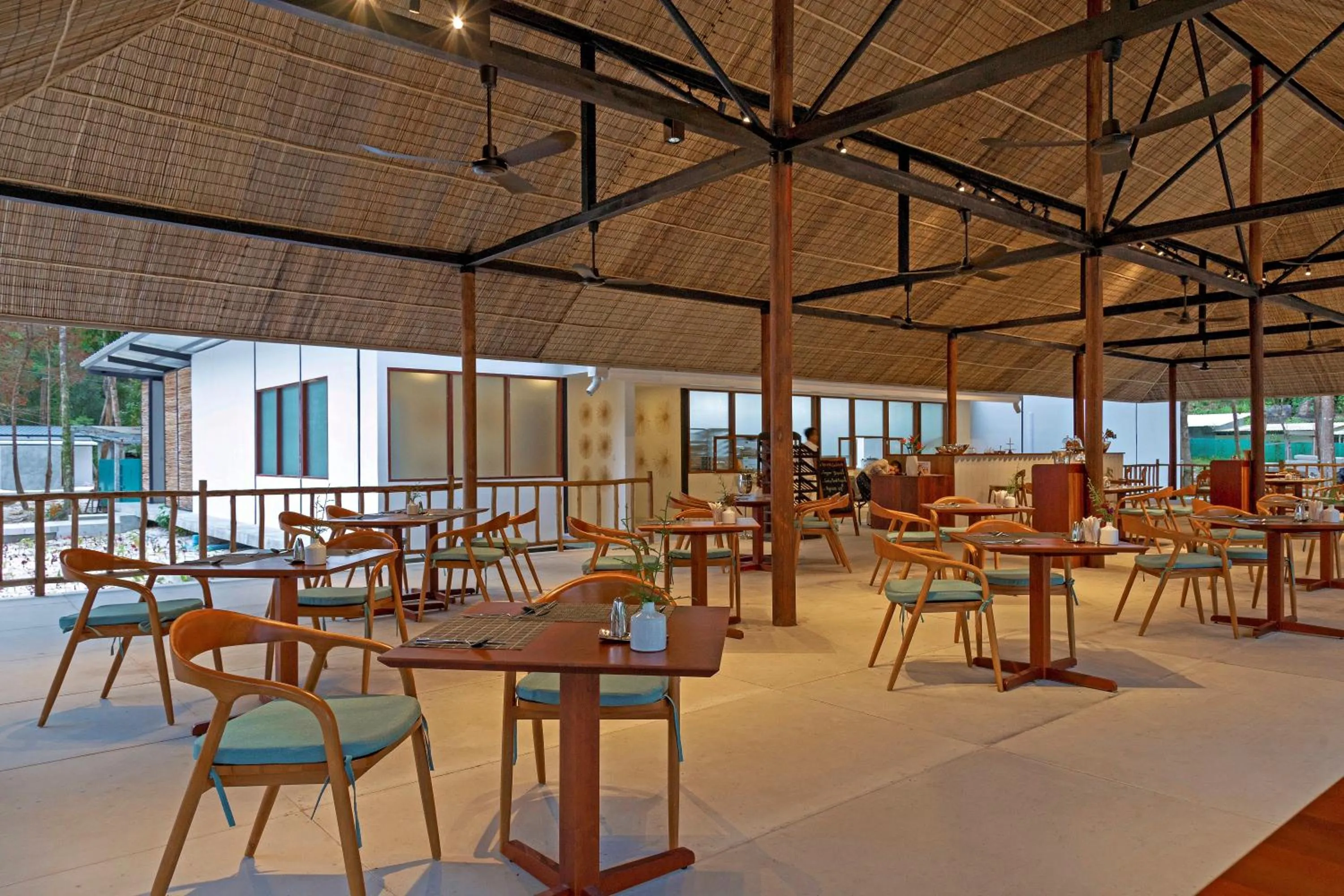 Restaurant/places to eat in ISLAND CENTER POINT