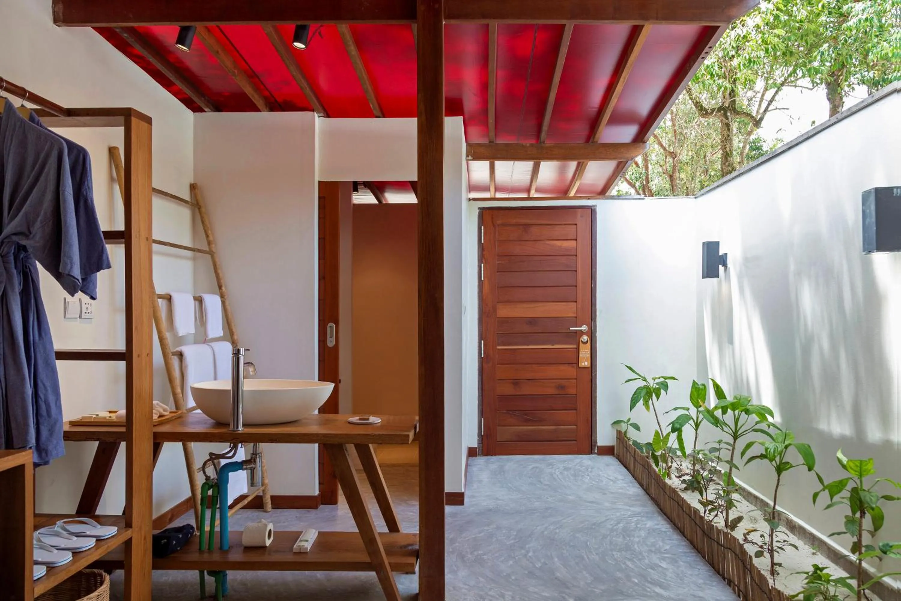 Toilet in ISLAND CENTER POINT